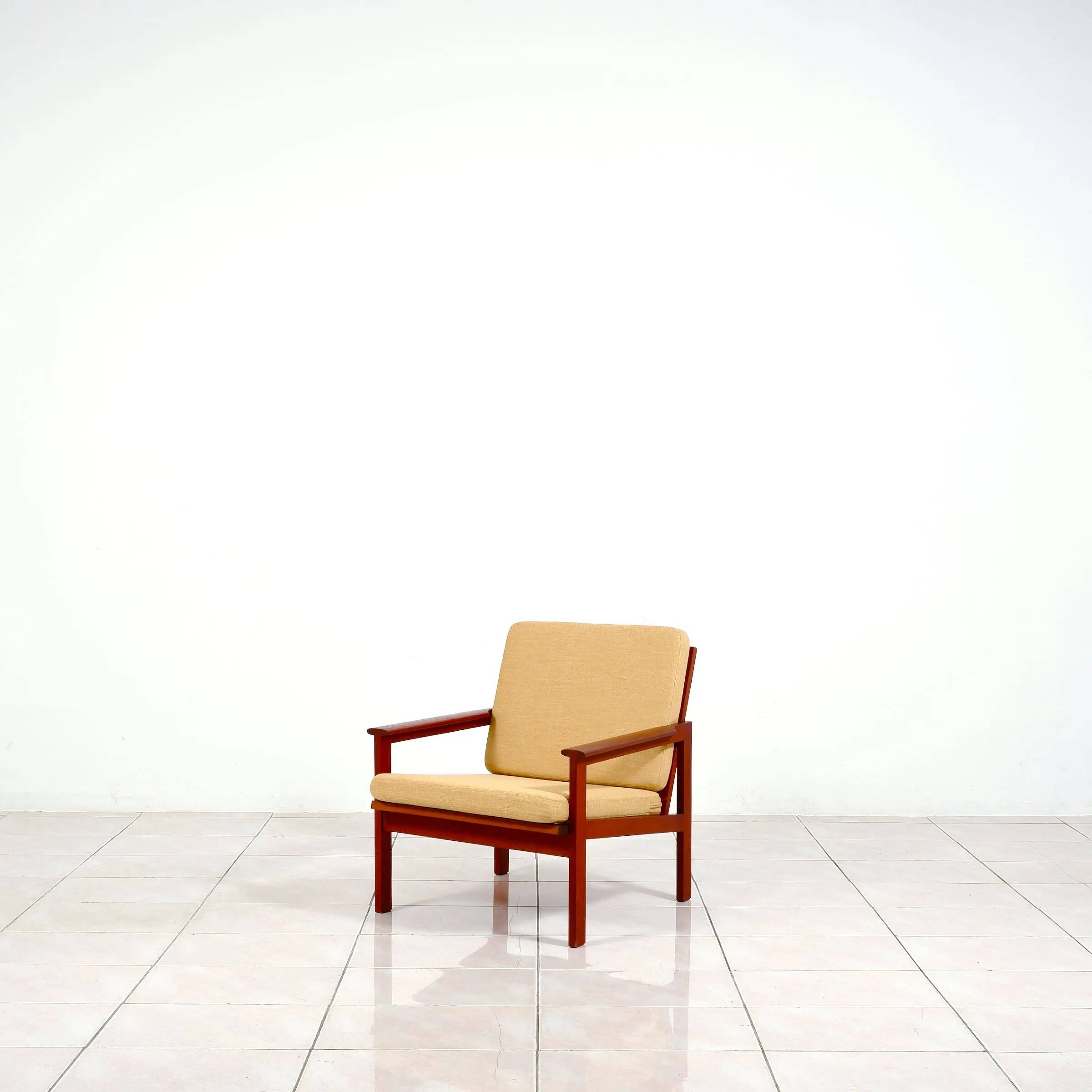 “Capella” lounge chair by Illum Wikkelsø for Niels Eilersen