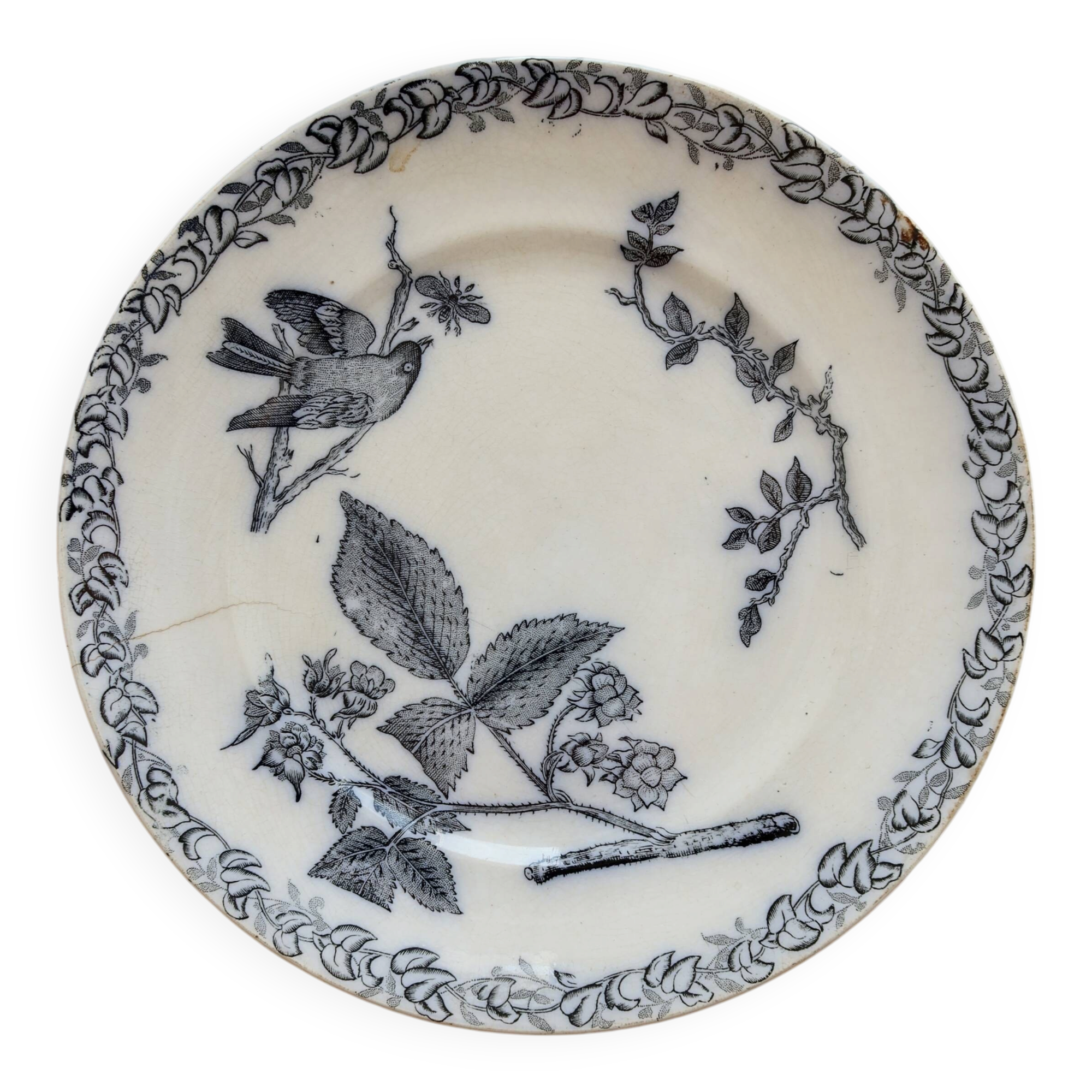 Antique flat plate made of ironstone - Onnaing - Floral decoration