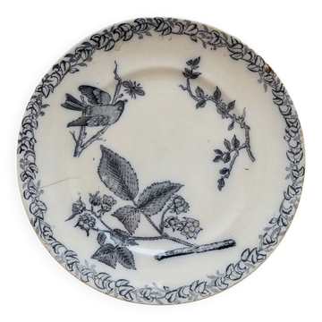 Antique flat plate made of ironstone - Onnaing - Floral decoration