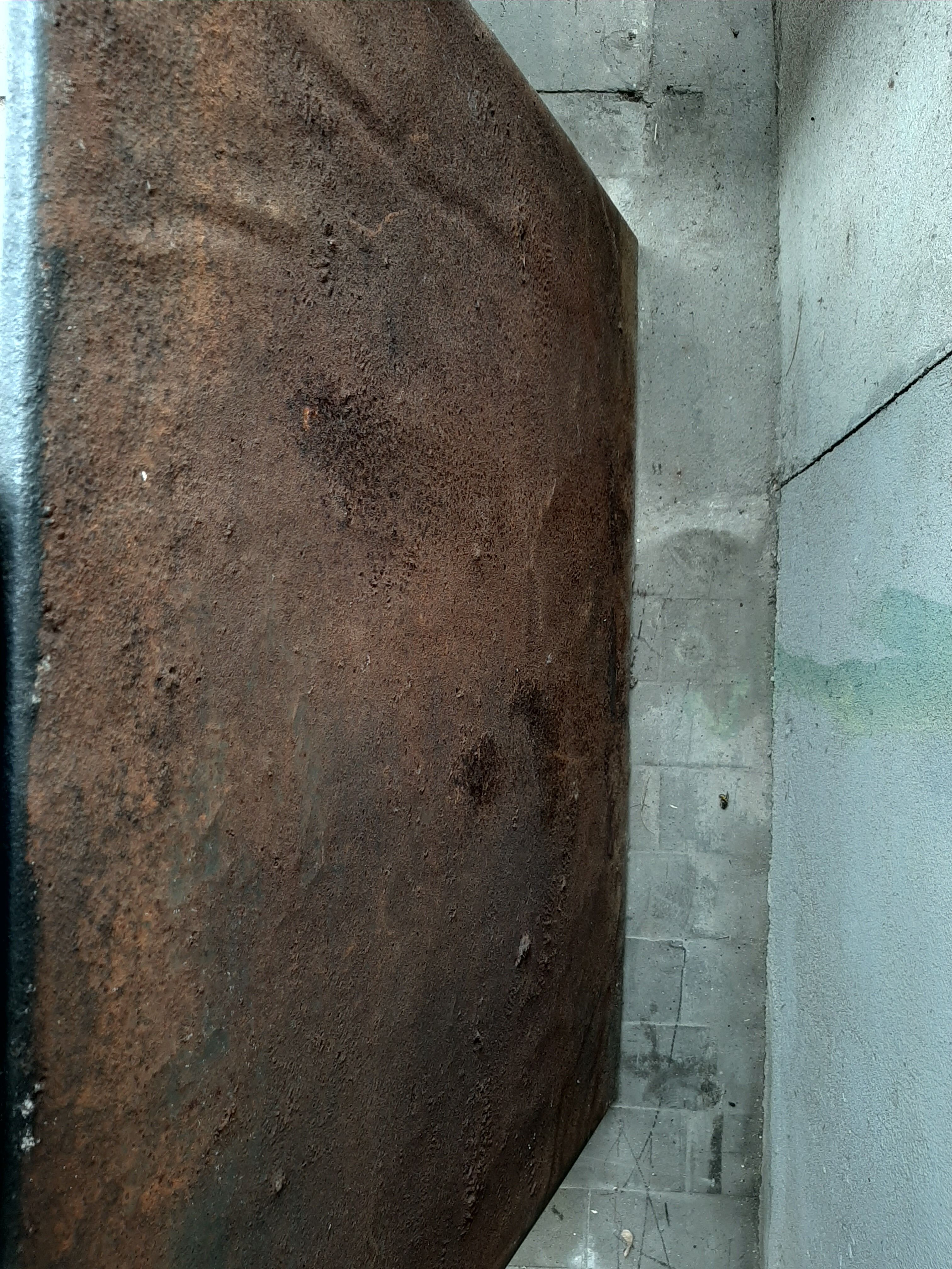 Font chimney plate with Medici column