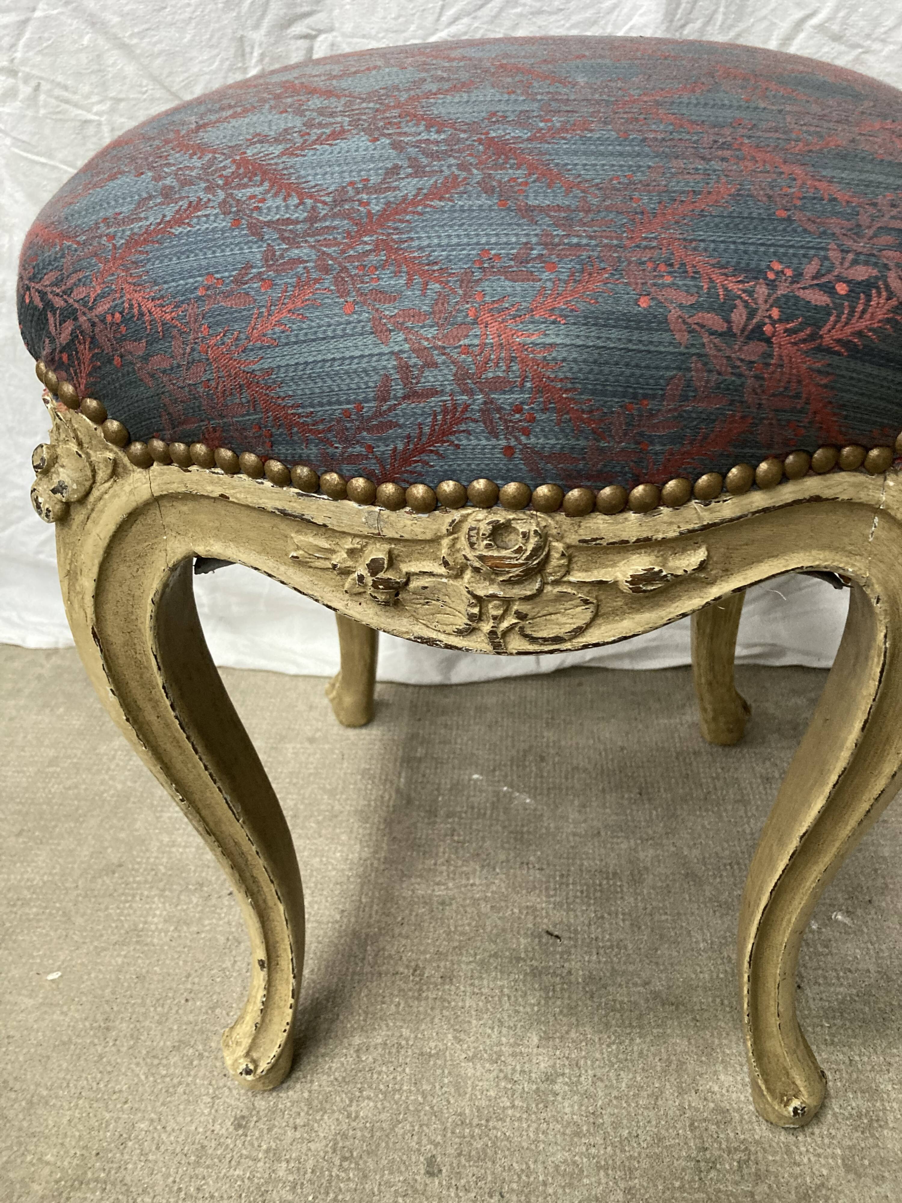 Pouf style louis XV