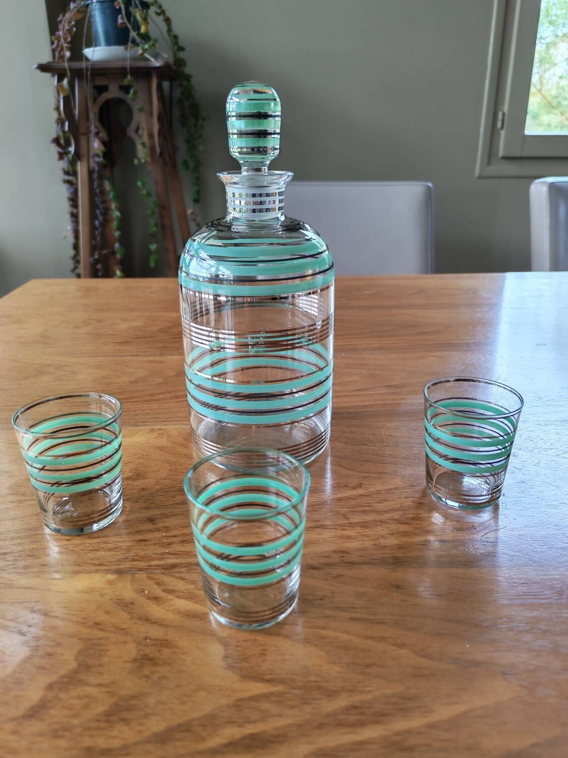 Art Deco carafe and 3 glasses