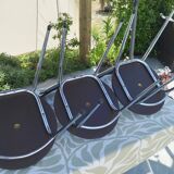 3 Chaises en skaï marron chocolat des années 1960-1970, estampillées.