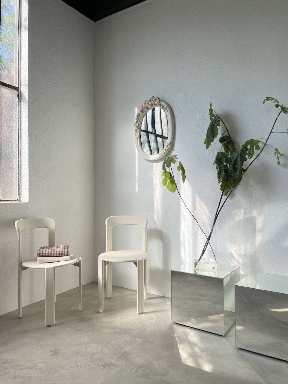 Italian style ceramic flower mirror