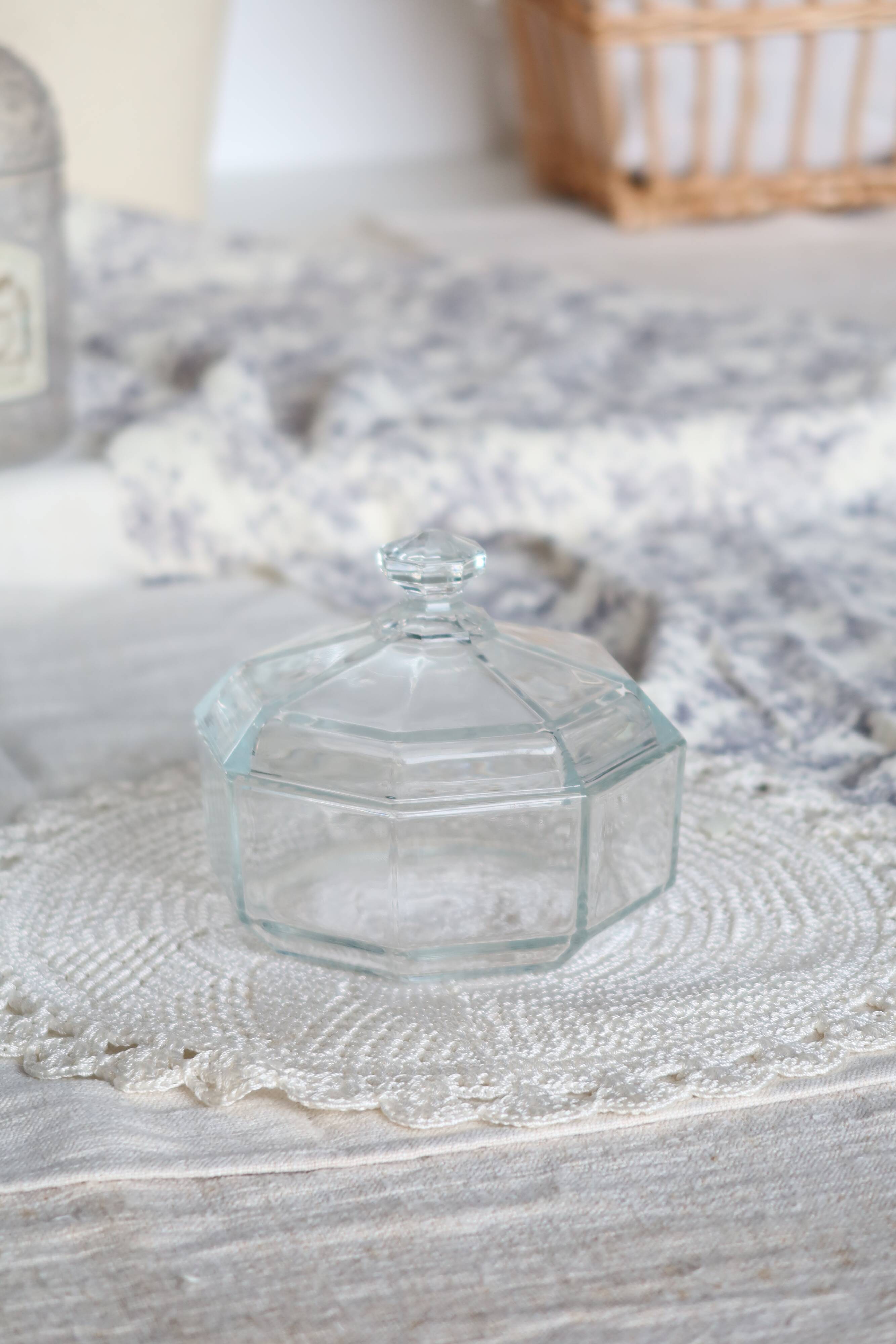 Arcoroc vintage transparent glass sugar bowl