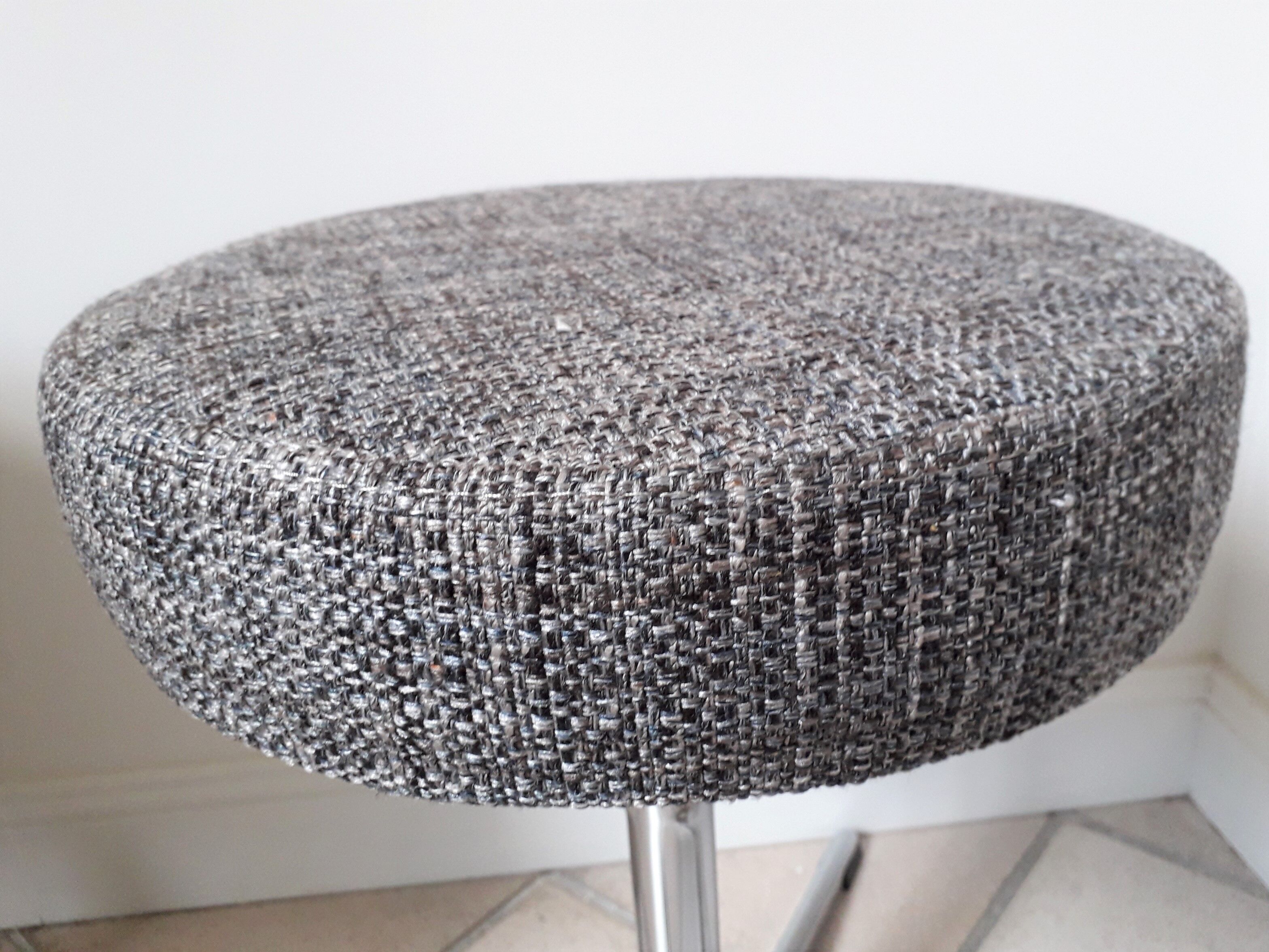 Pair of swivel stools 70s central foot