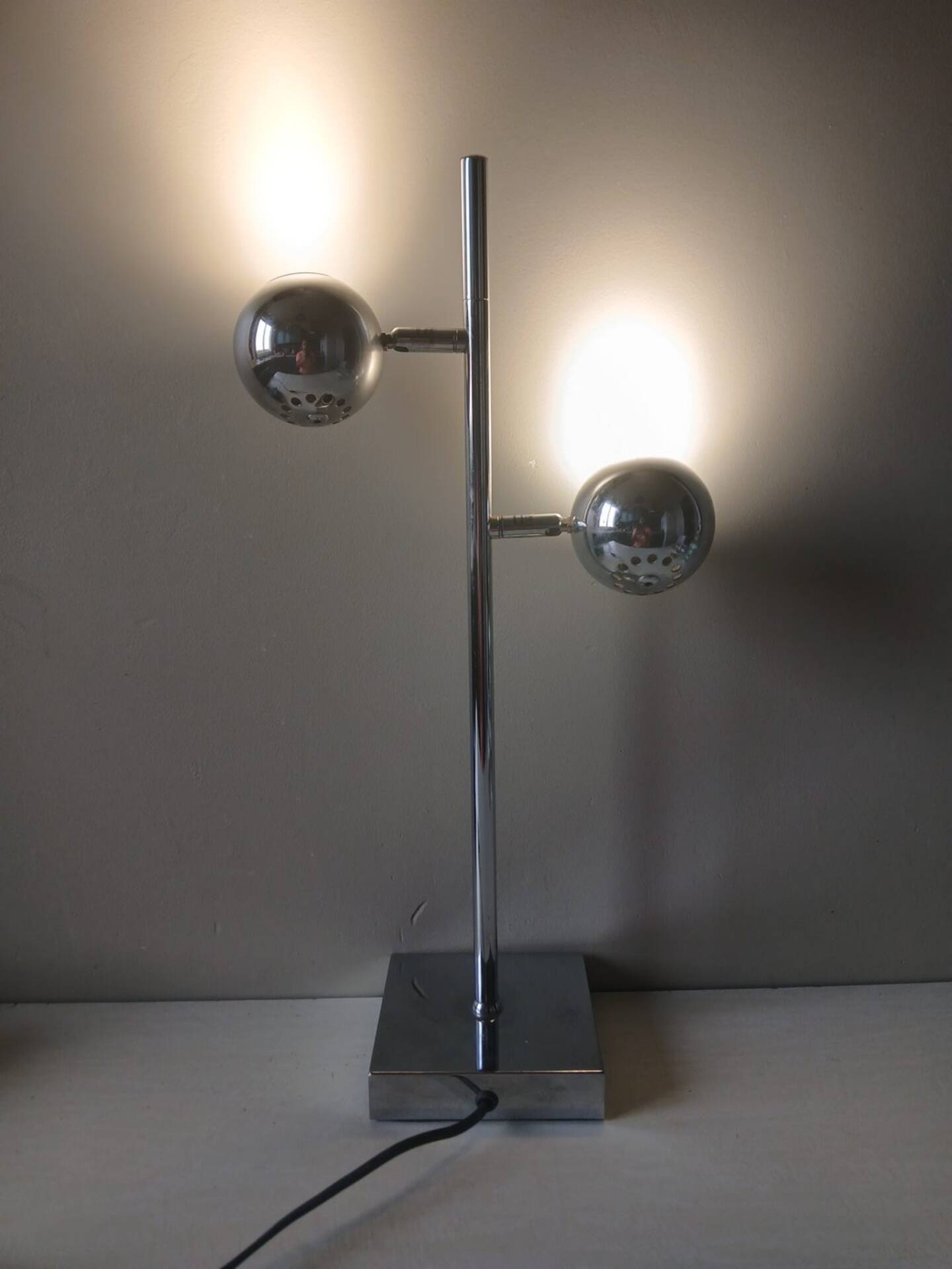 Lampe Space Age vintage Seylumière modèle Hary à 2 spots orientables chromés