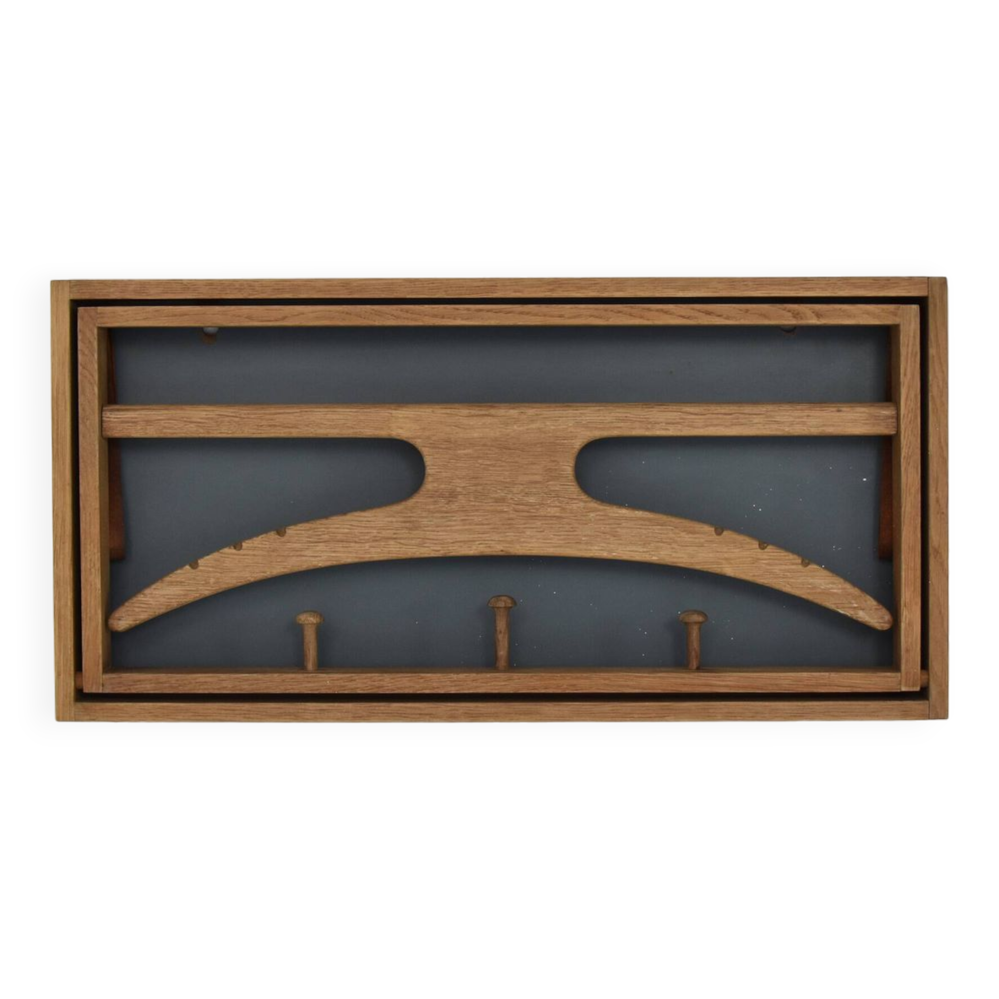 Valet mural d'Adam Hoff & Poul Østergaard pour Virum Møbelsnedkeri, Danemark 1963.