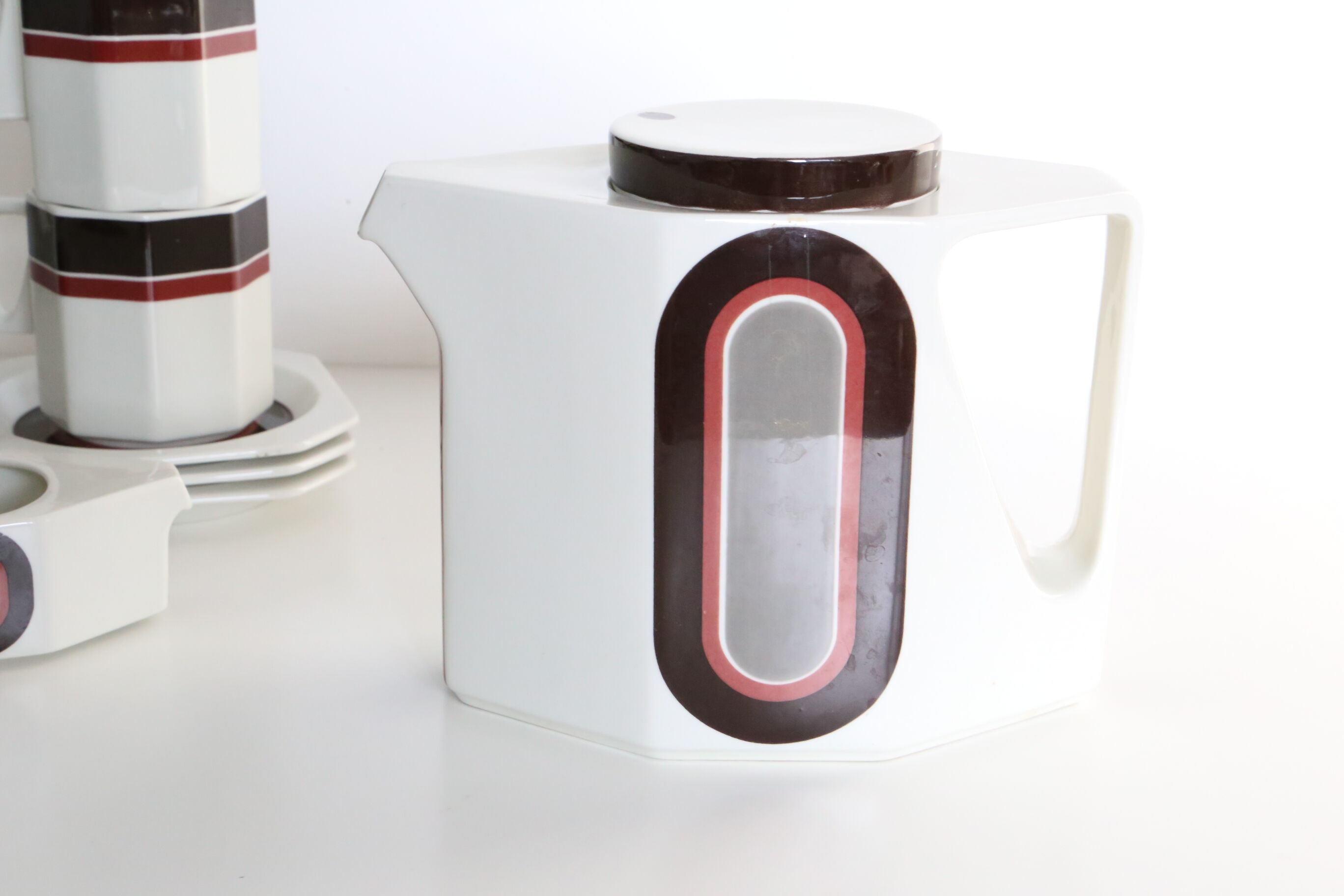 Coffee service from the Villeroy and Boch avant-garde range