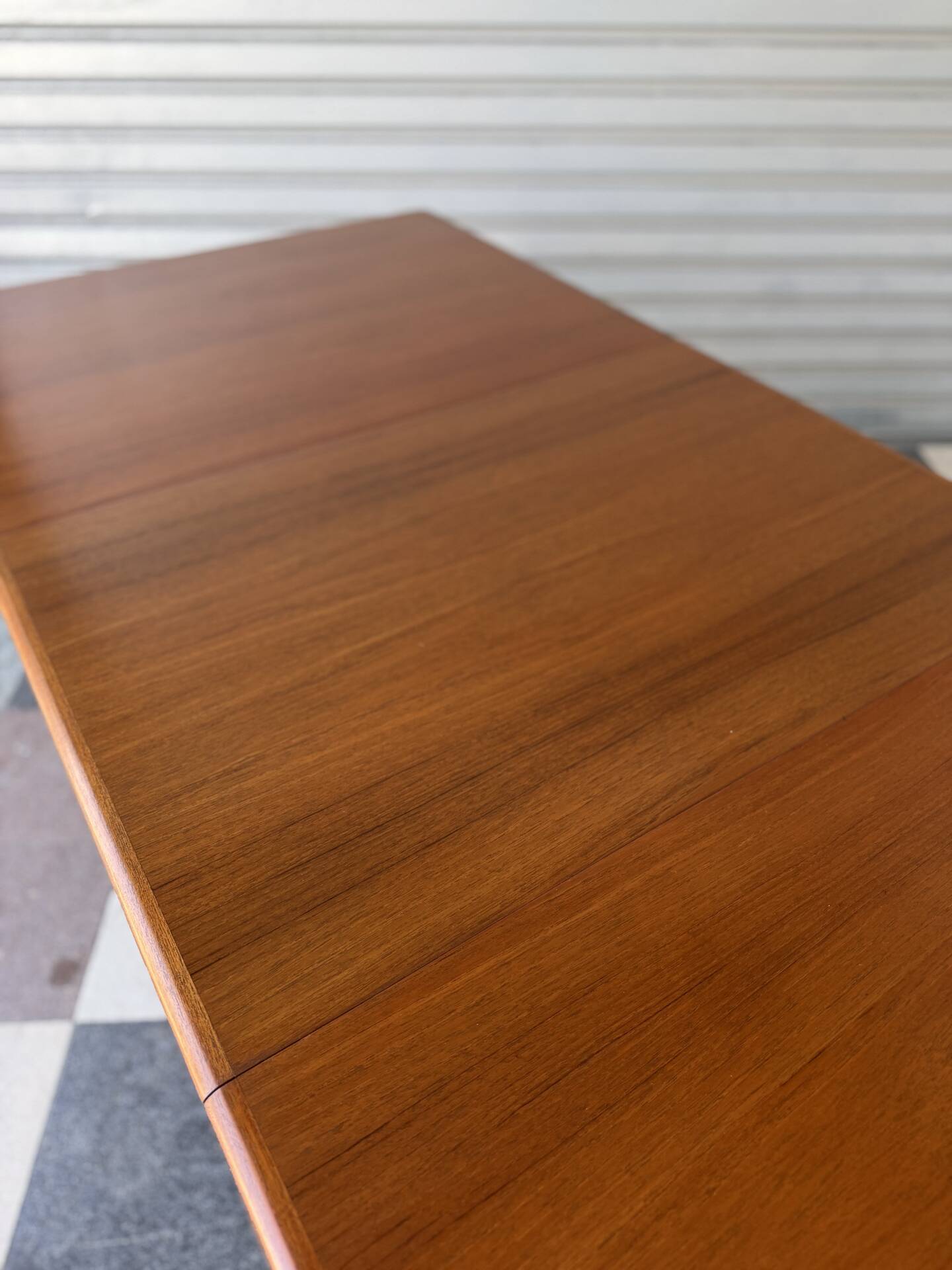 Table danoise en teck HW Klein pour Bramin