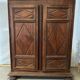 Armoire en noyer massif