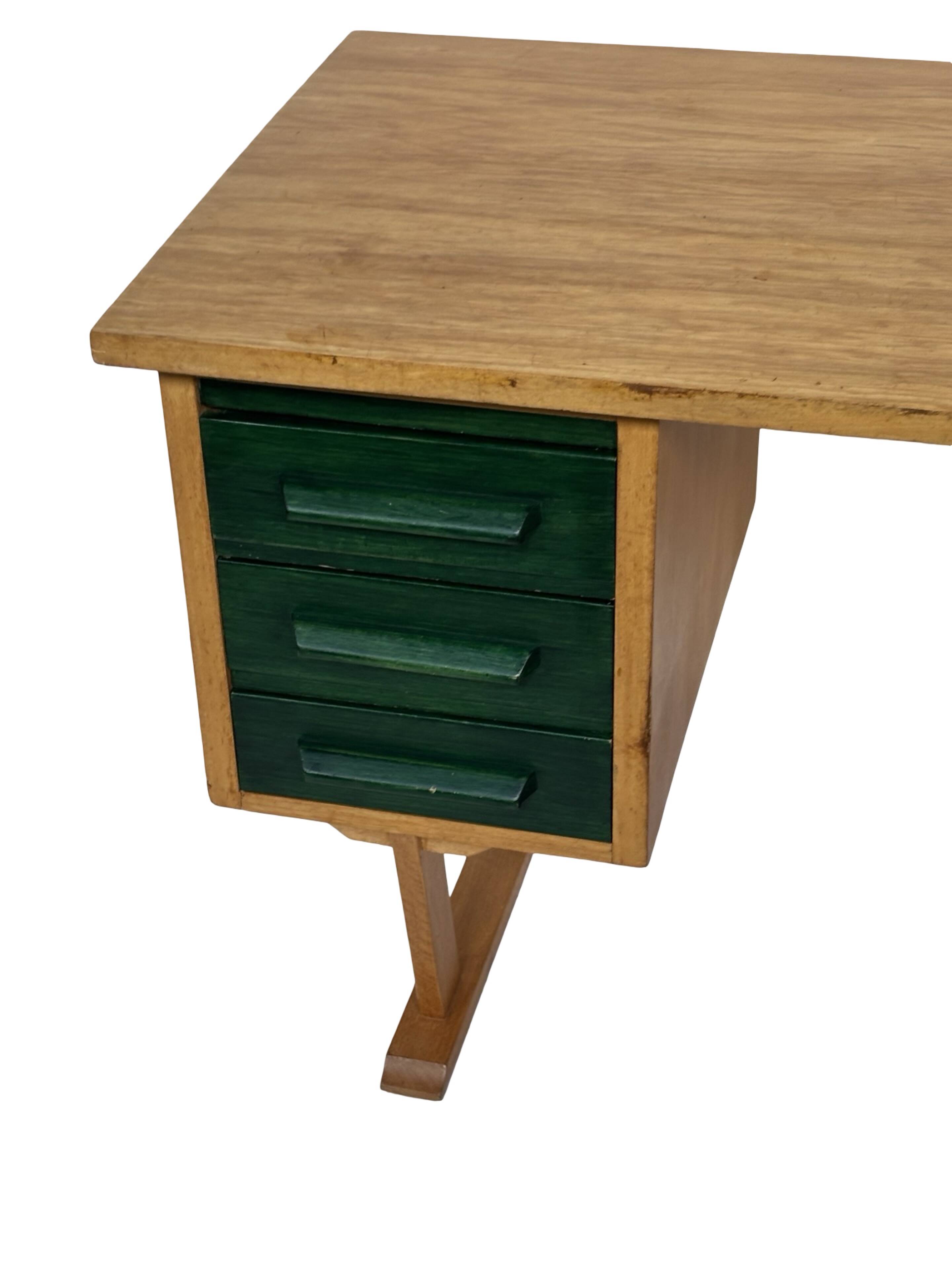 Bureau vintage des années 1960, design de bureau compact