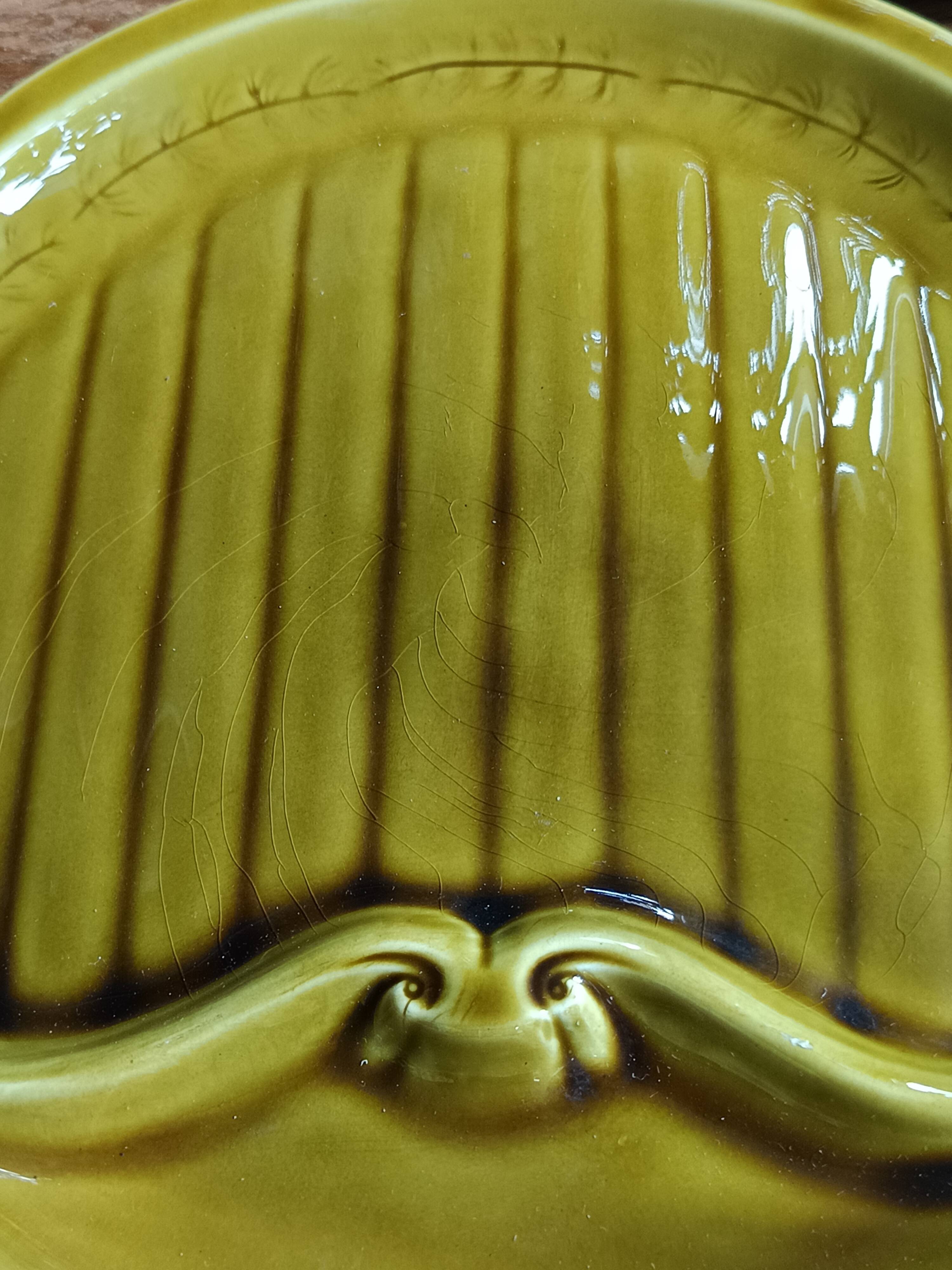 Gien glossy earthenware asparagus service, 1970