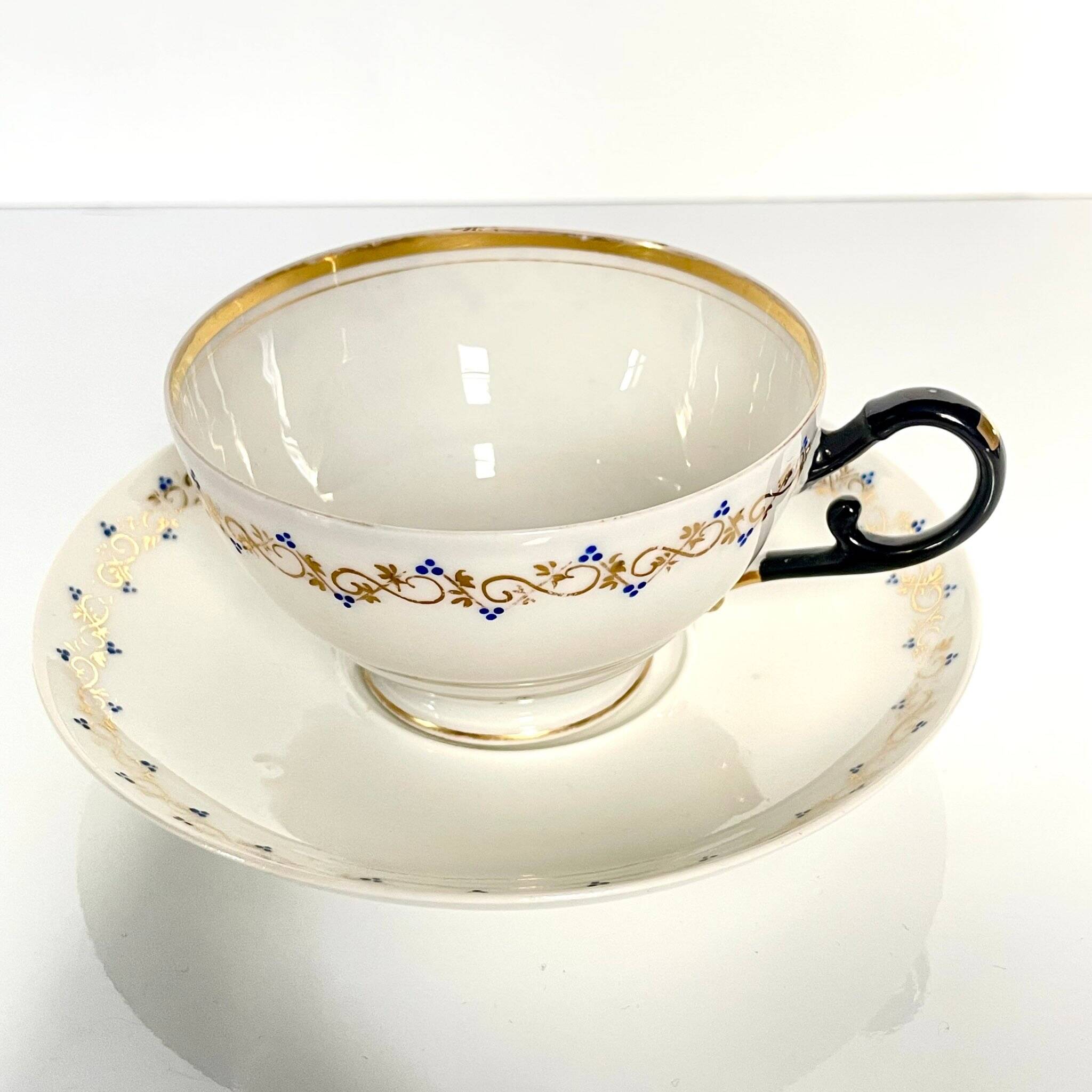Tasse et sa Sous-Tasse en porcelaine - Vieux Paris - XIXe Siècle