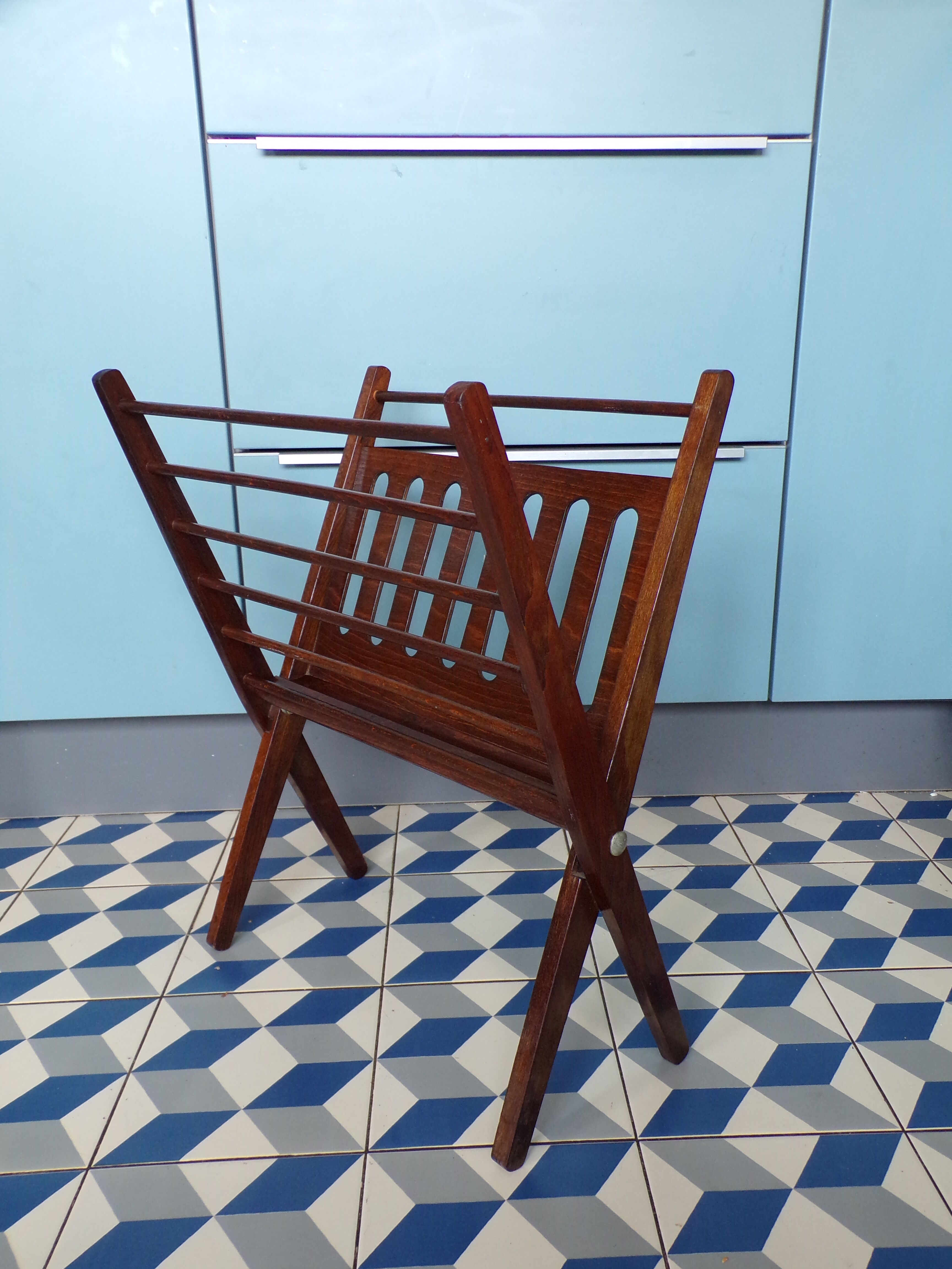 Folding magazine rack Cees Braakman for Pastoe