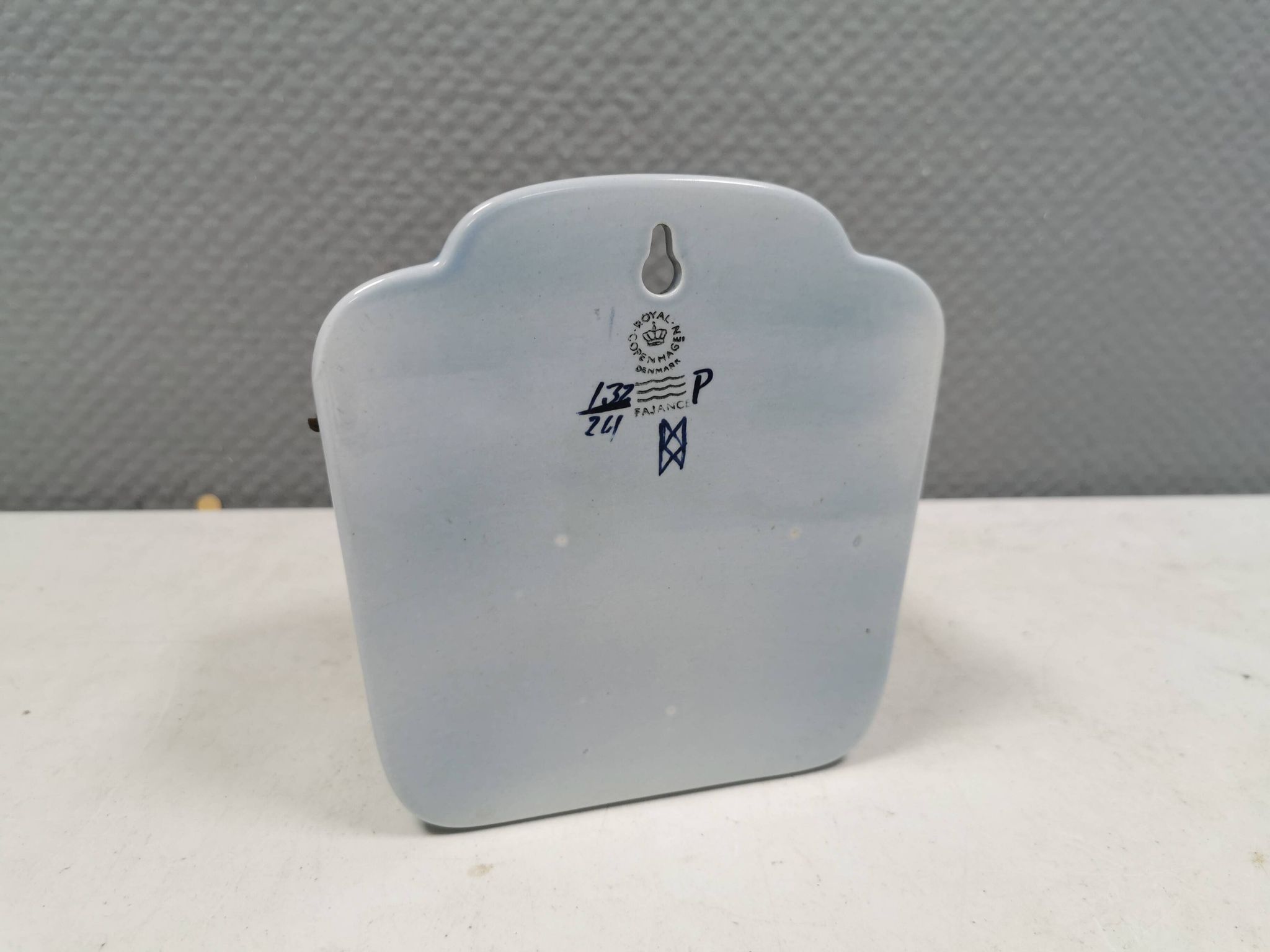 Aluminia Tenera salt cellar for Royal Copenhagen Denmark, 1950s-60s.
