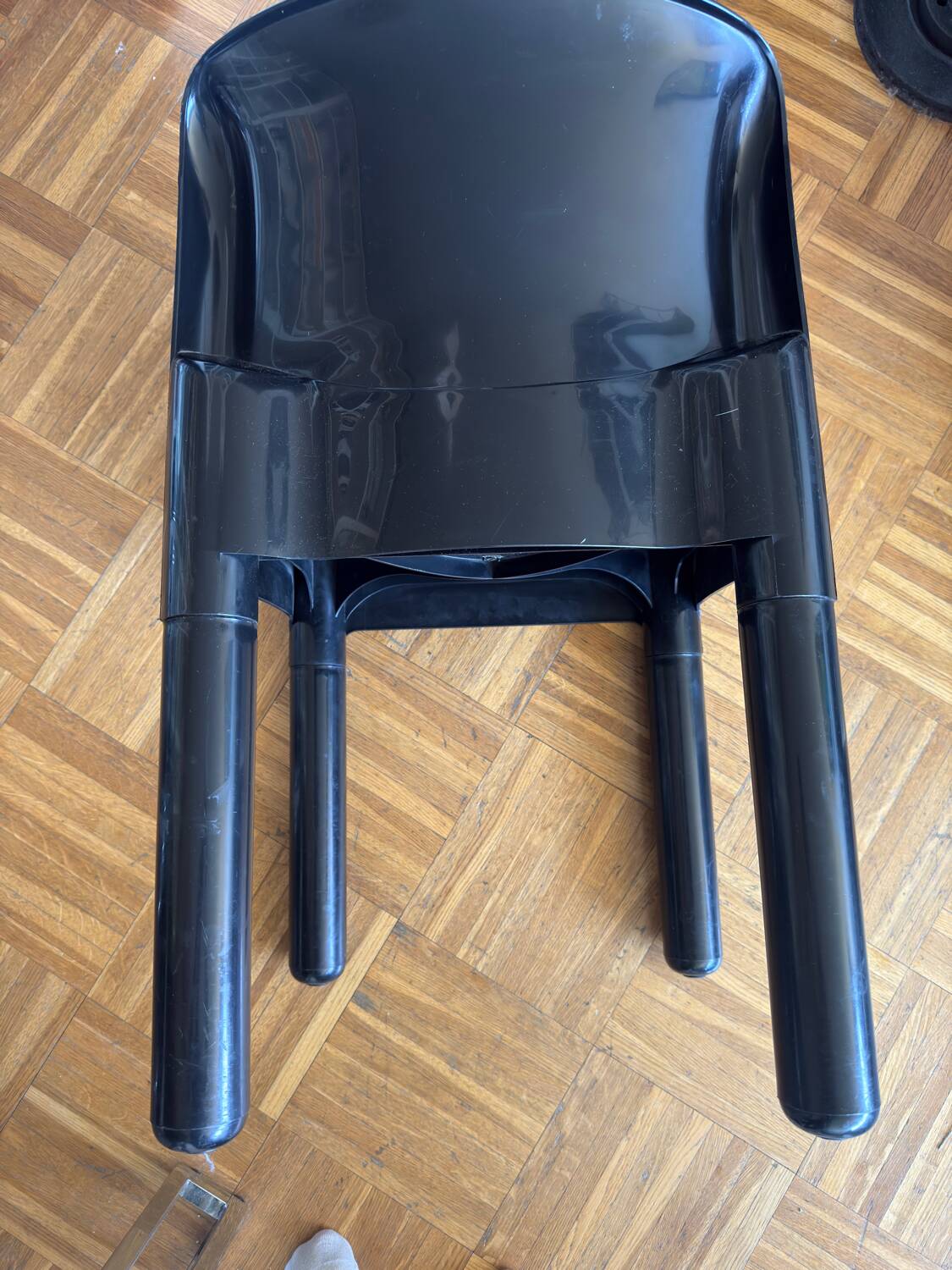 Kartell chair 4875 designed by Carlo Bartoli