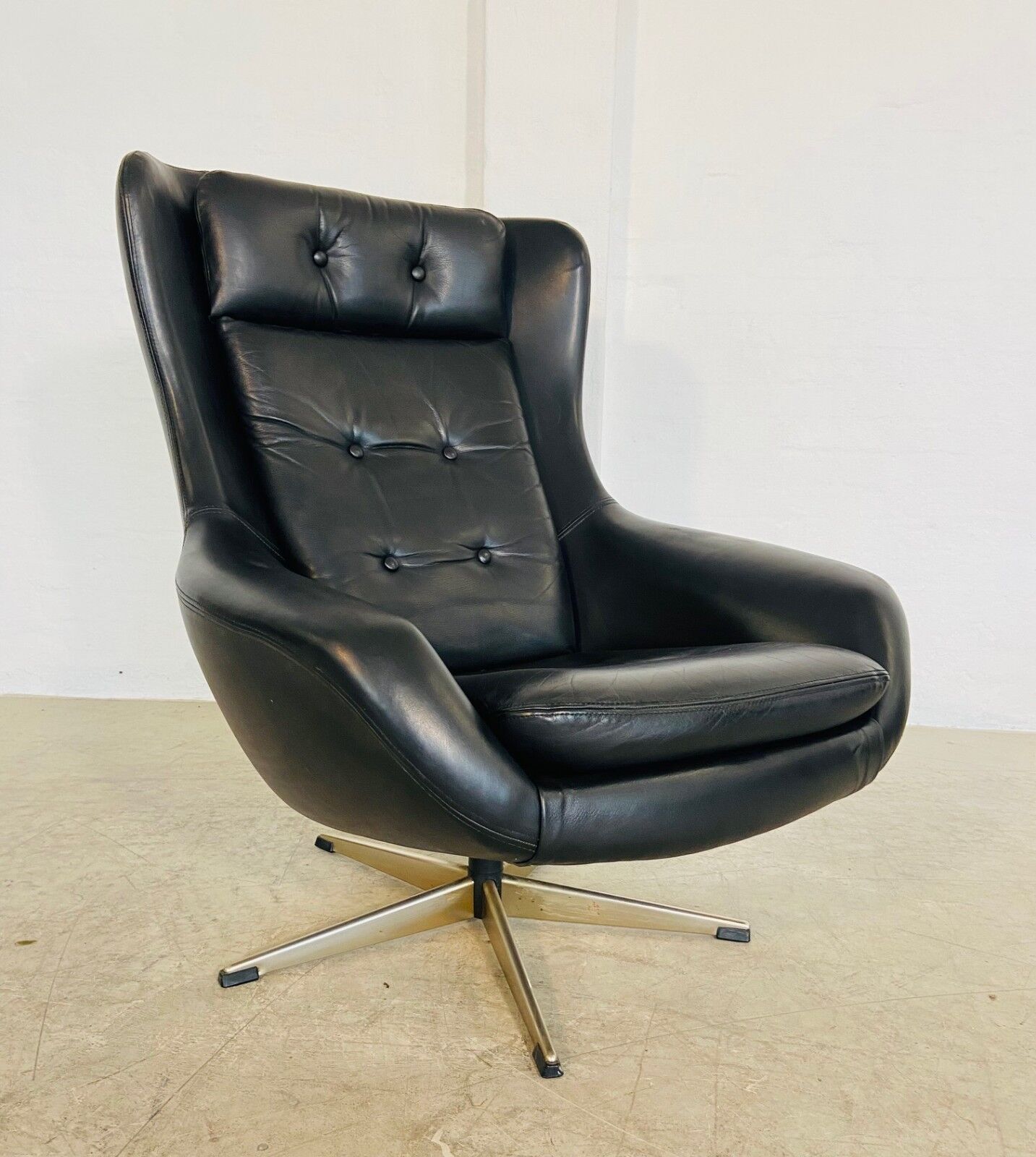 Vintage Danish mid-century black leather swivel chair, 1970s