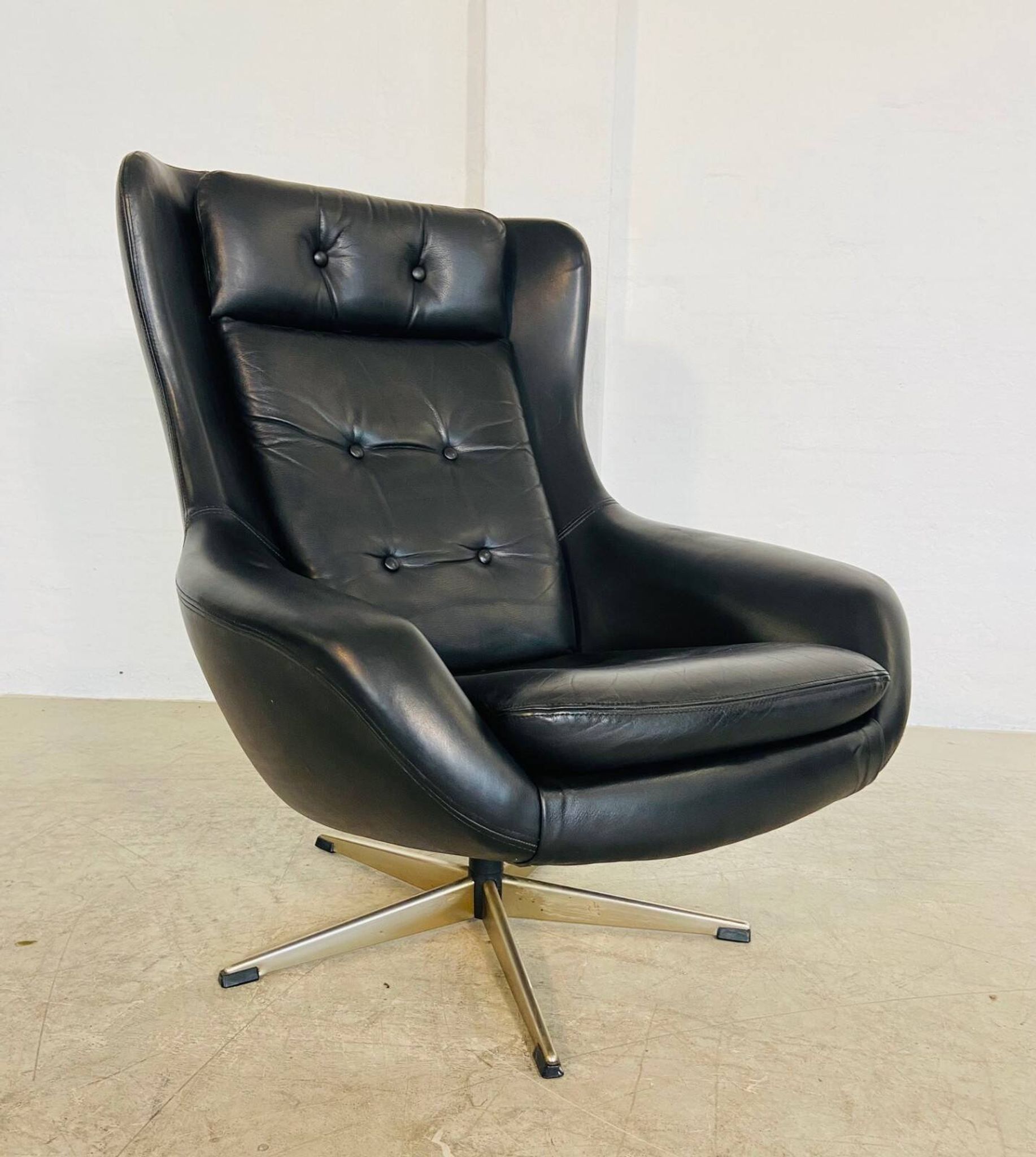 Vintage Danish mid-century black leather swivel chair, 1970s