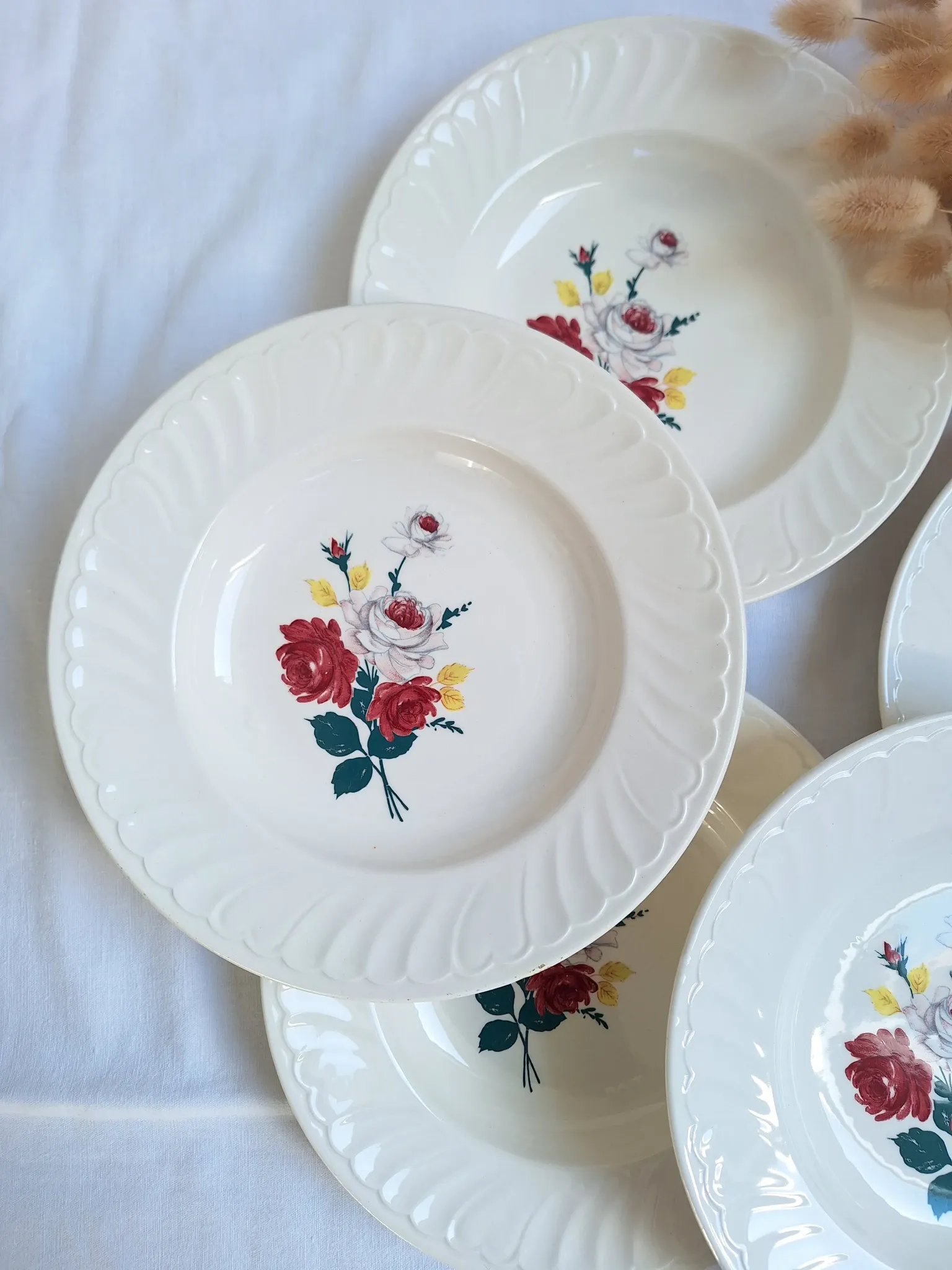Assiettes creuses à fleurs