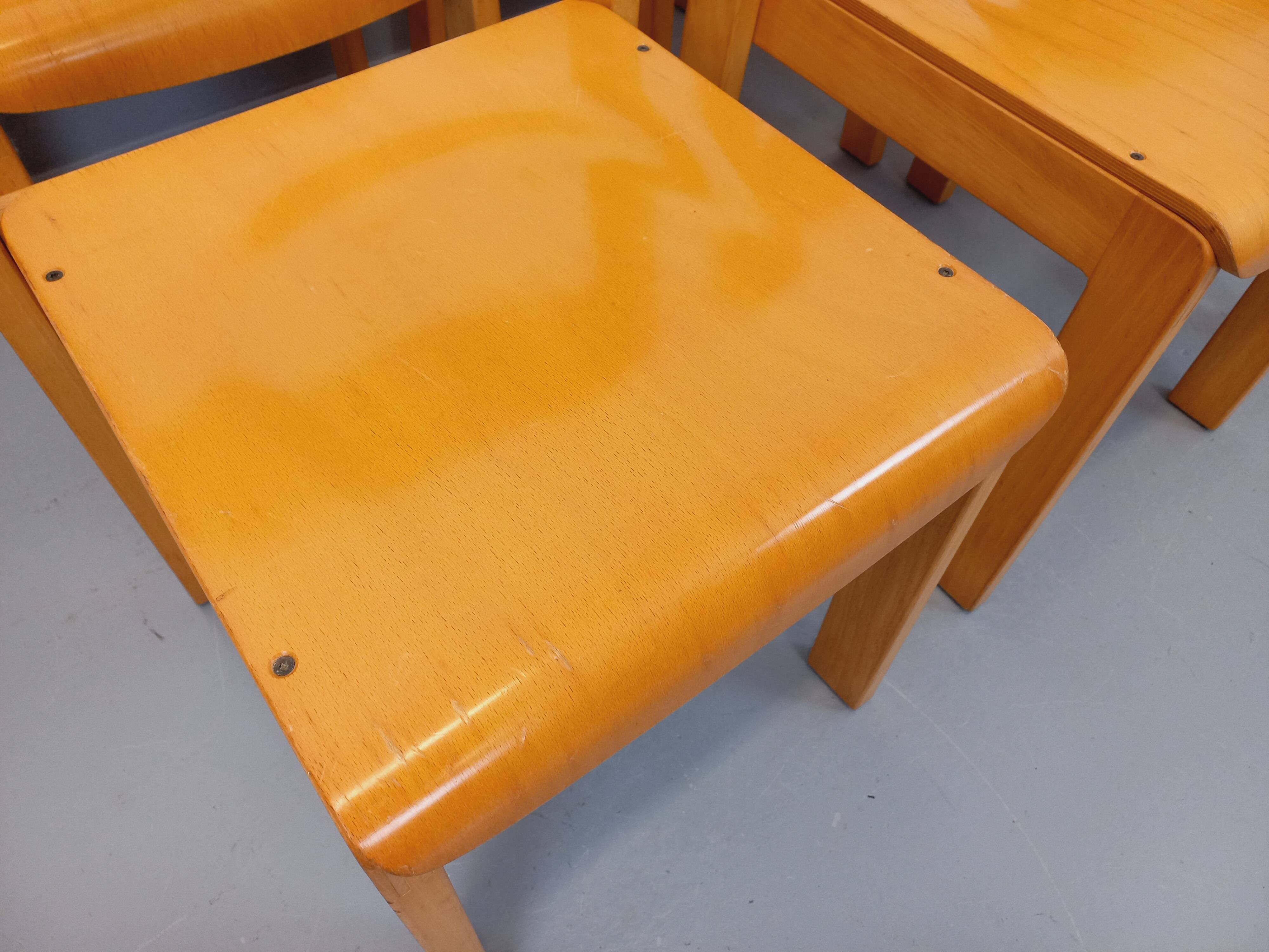 Set of 6 vintage minimalist beech wood chairs from the 70s and 80s.