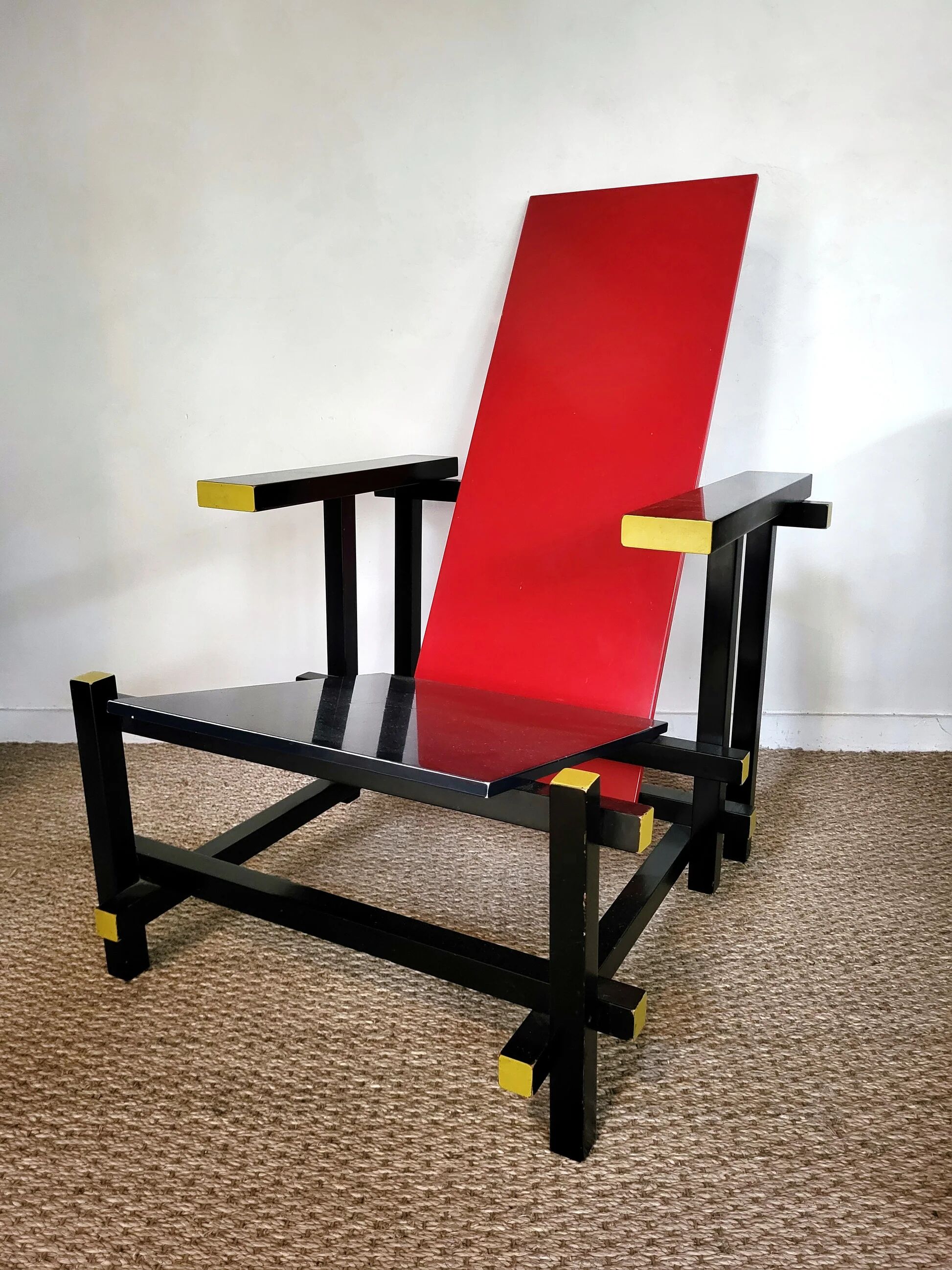 Red and Blue Chair by Gerrit Rietveld