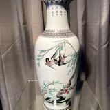 Pair of baluster vases with bird decoration in chinese porcelain