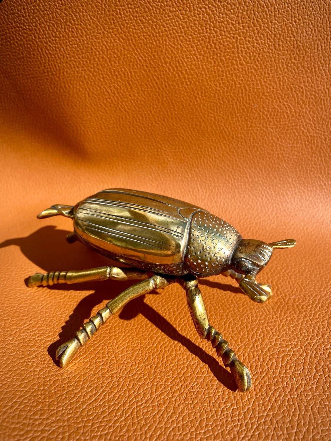 Zoomorphic scarab ashtray