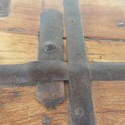 Coffre ancien indien vintage  sur roues en bois début 20eme s