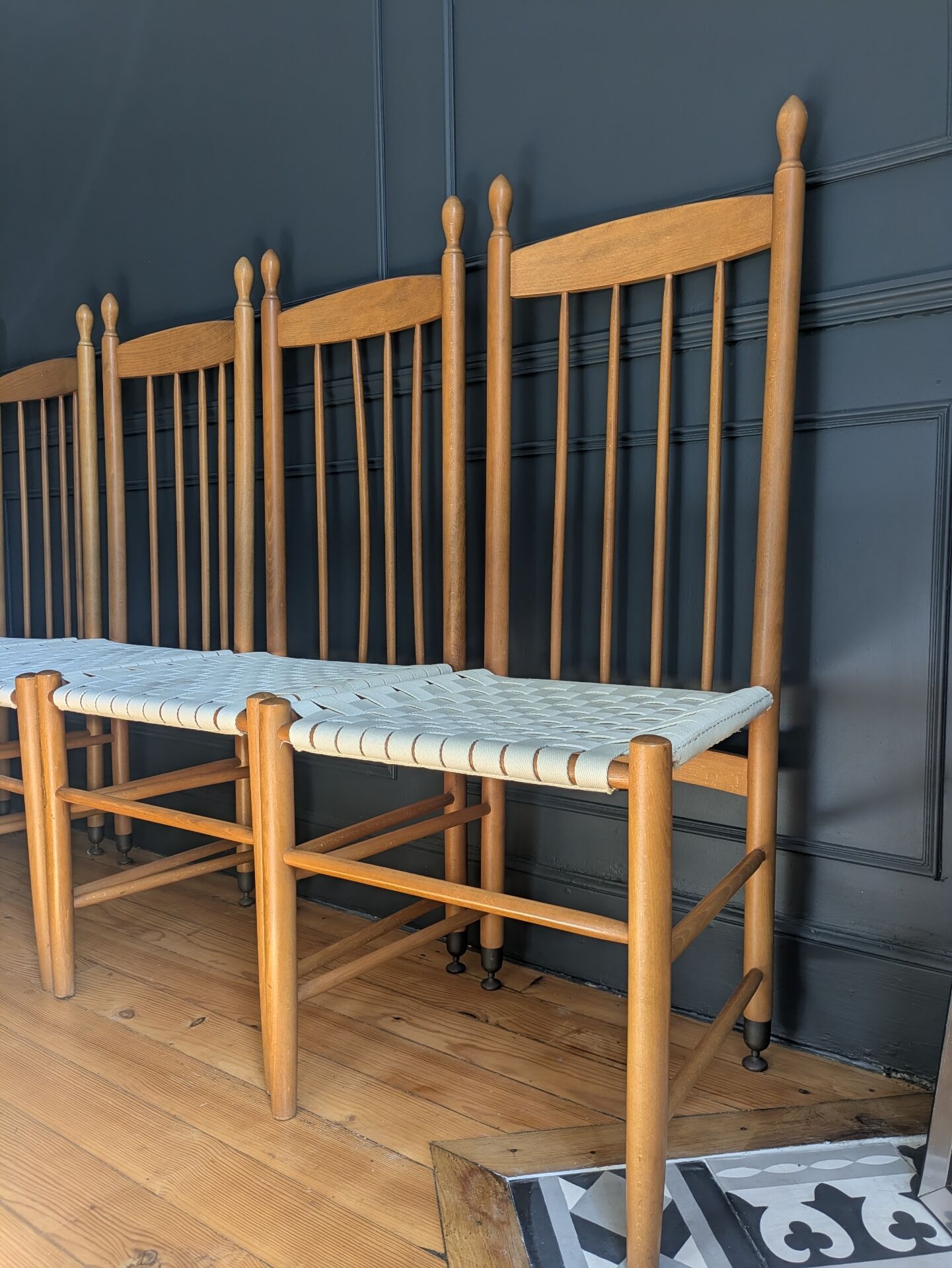 Rare ensemble de six chaises modele"Racine" de Roche Bobois.