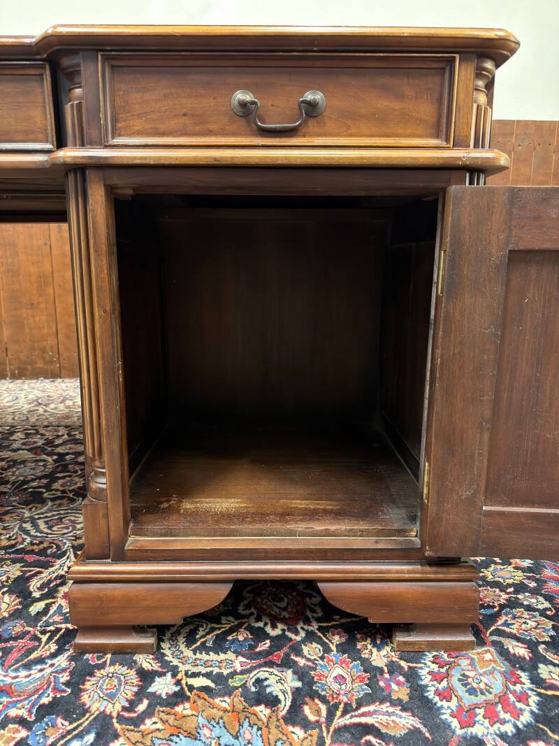 Classic English Partnerdesk Desk