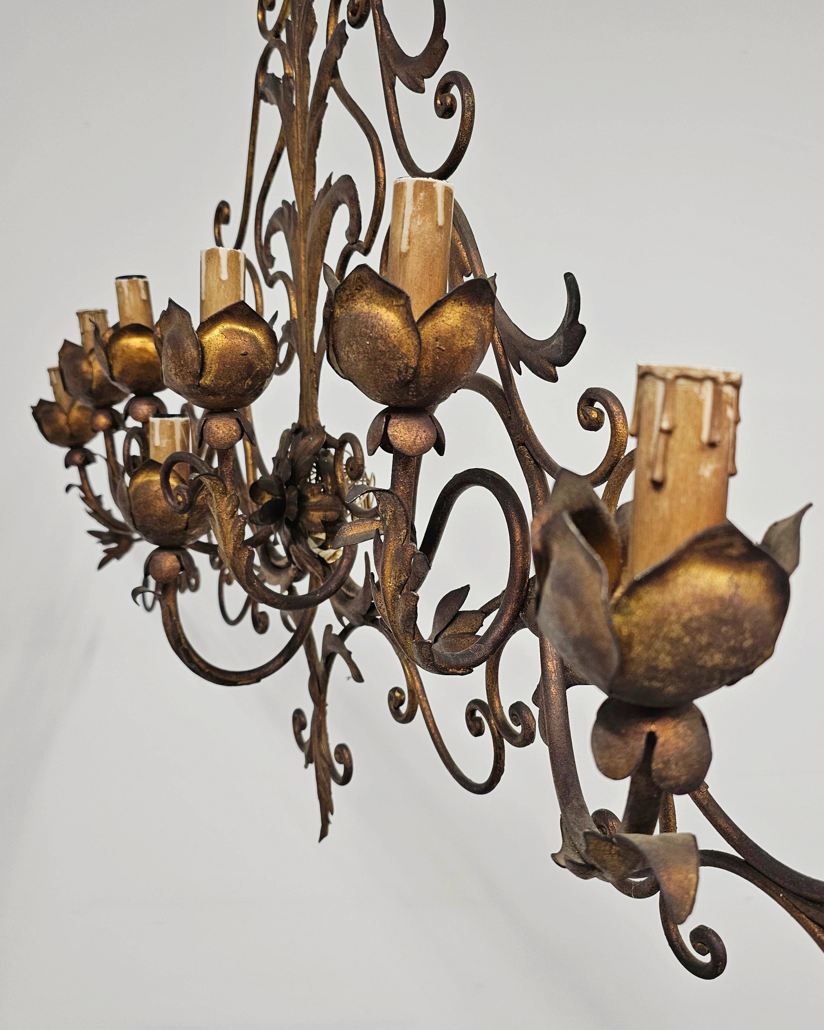 Extra-large wall light with 7 arms, gold metal, acanthus leaf pattern, Palladio.
