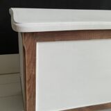 Chest bench