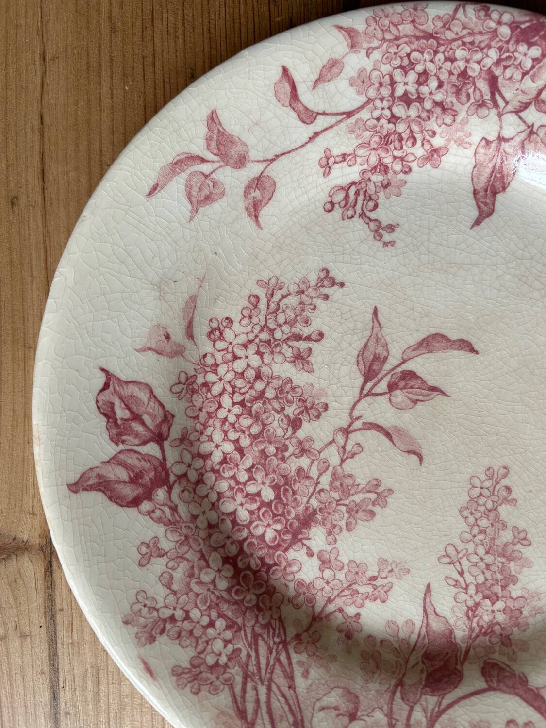 Mismatched series of 4 old “Terre de fer” flat plates