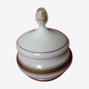 Opaline box with powder jewelry empty pocket