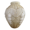 Vase art déco en opaline beige rosée années 20 30