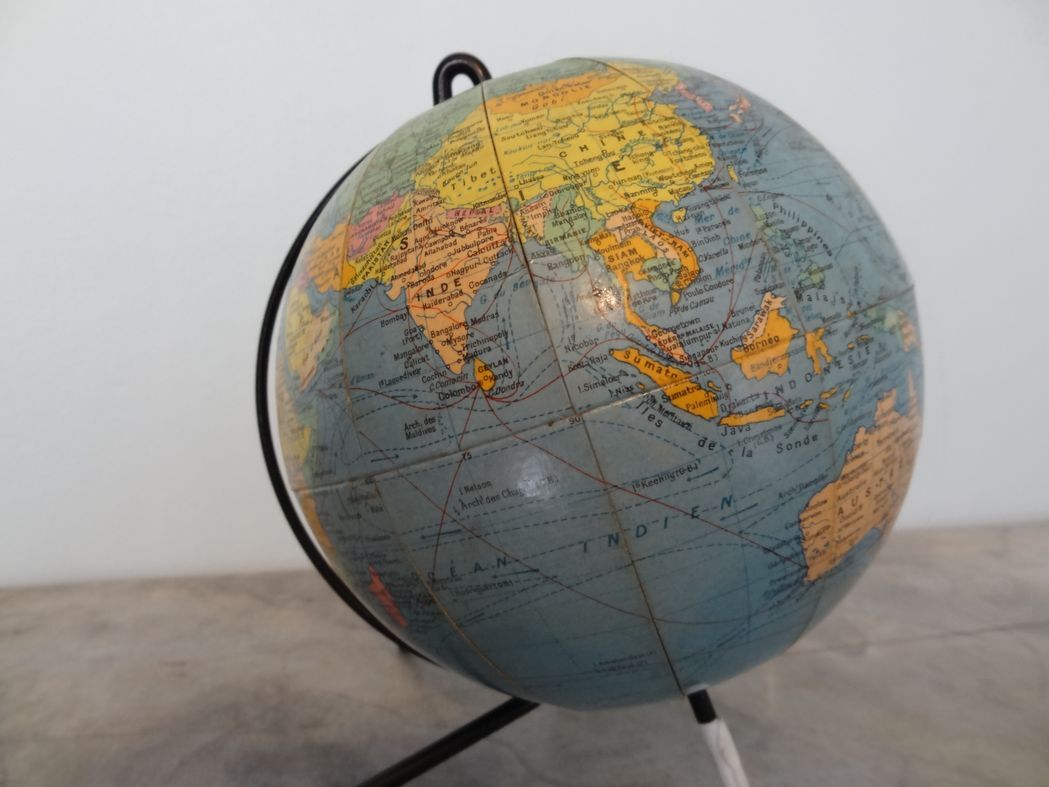 Globe terrestre vintage Girard er Barrère années 60