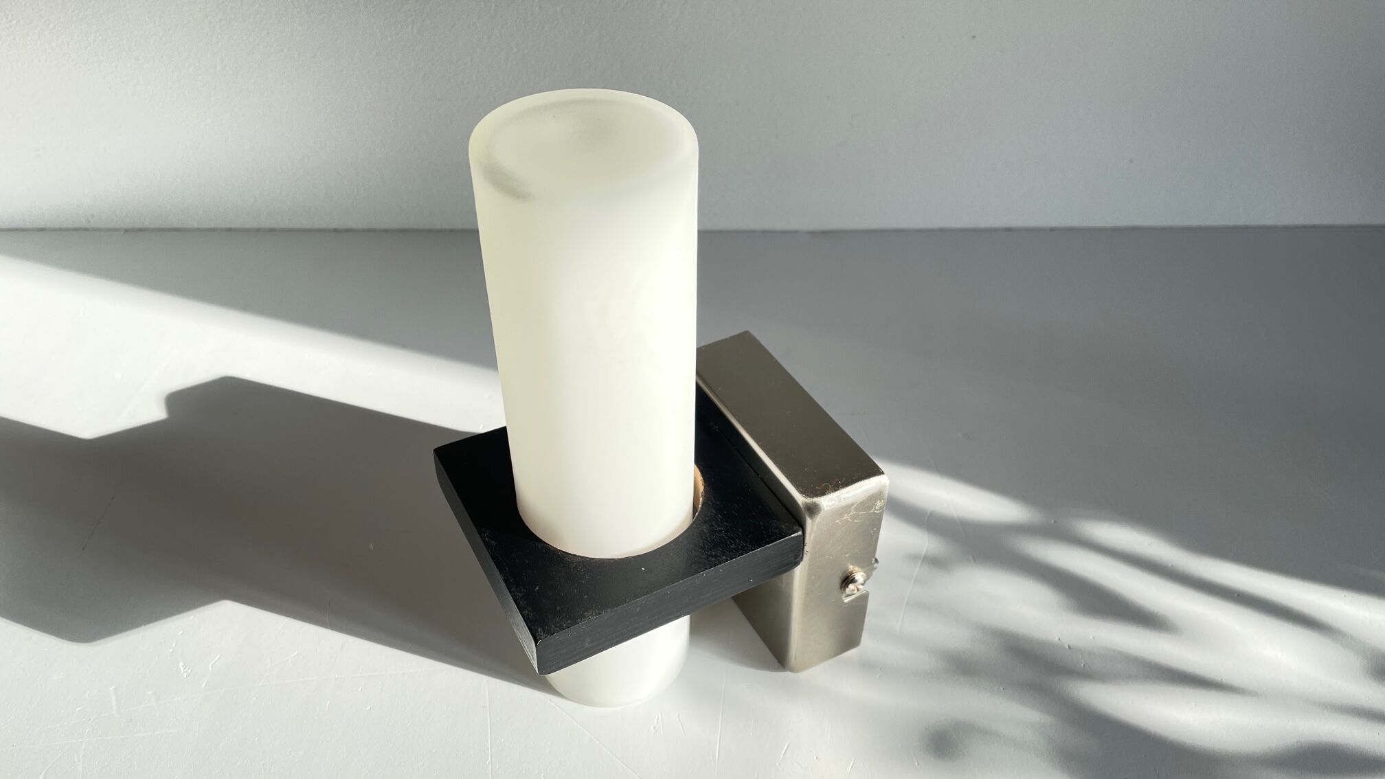 Contemporary wall lamp vintage design