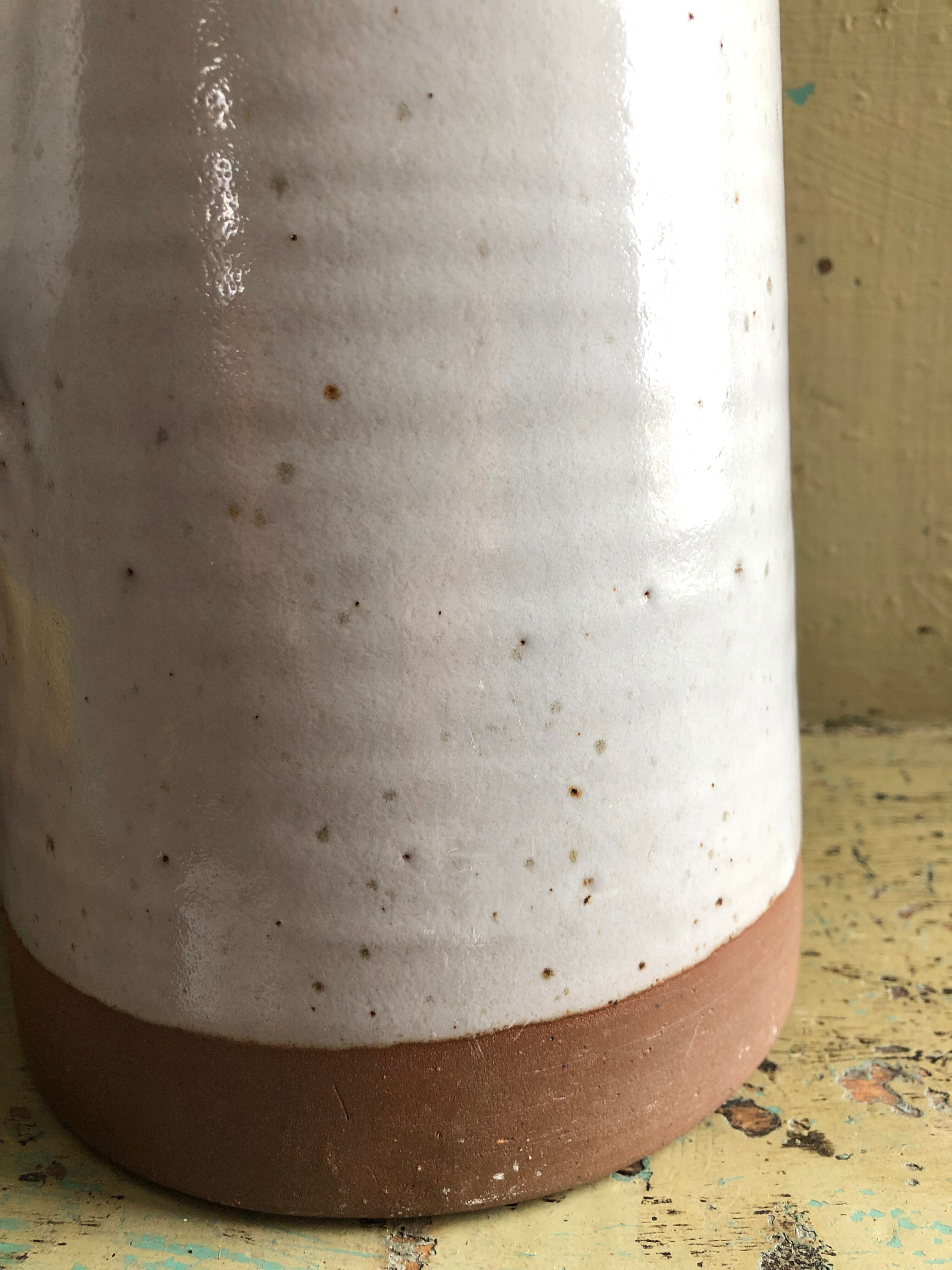 Pitcher speckled Roger Jacques