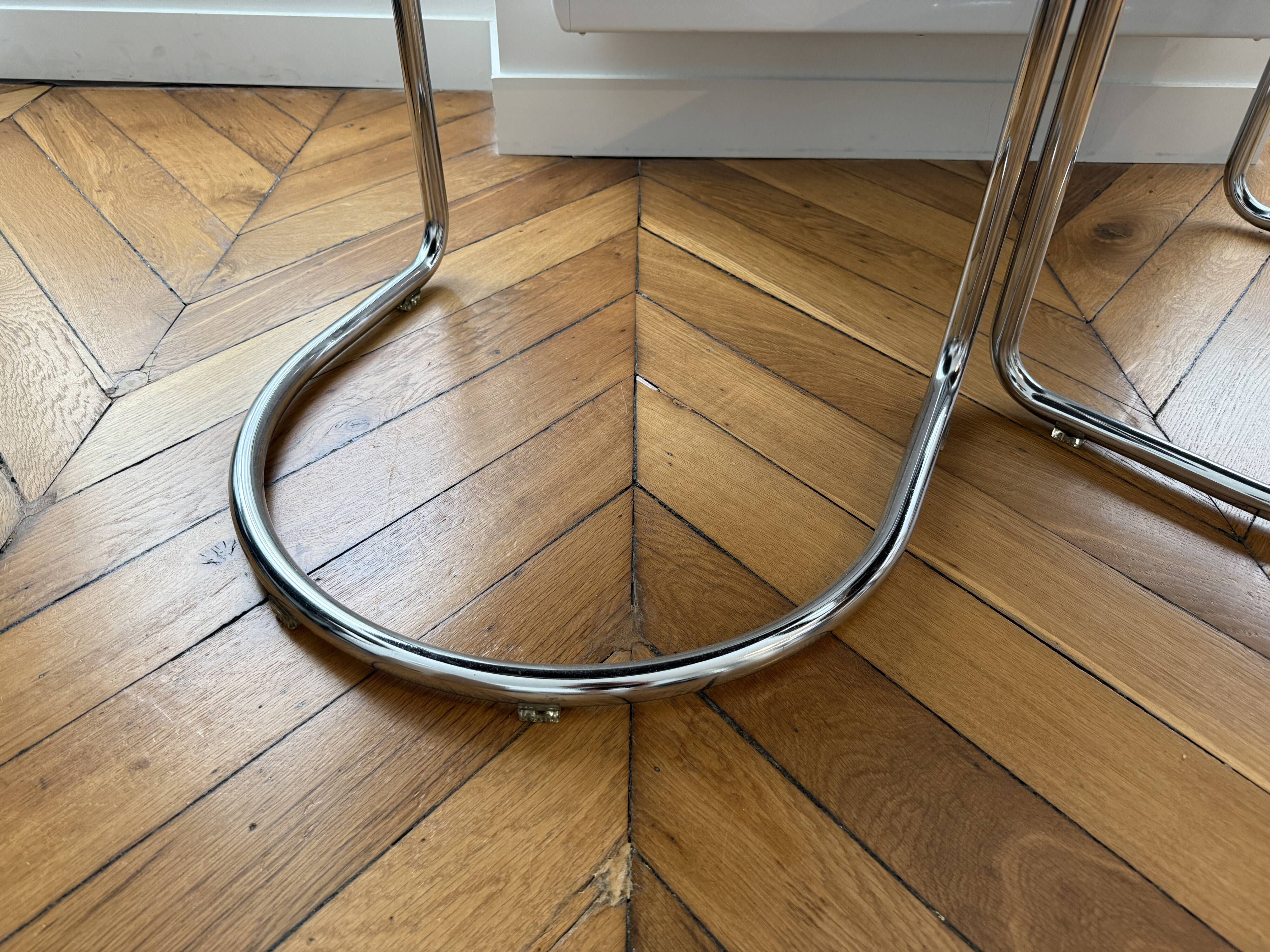 Chaises cantilever en acier tubulaire vintage des années 50