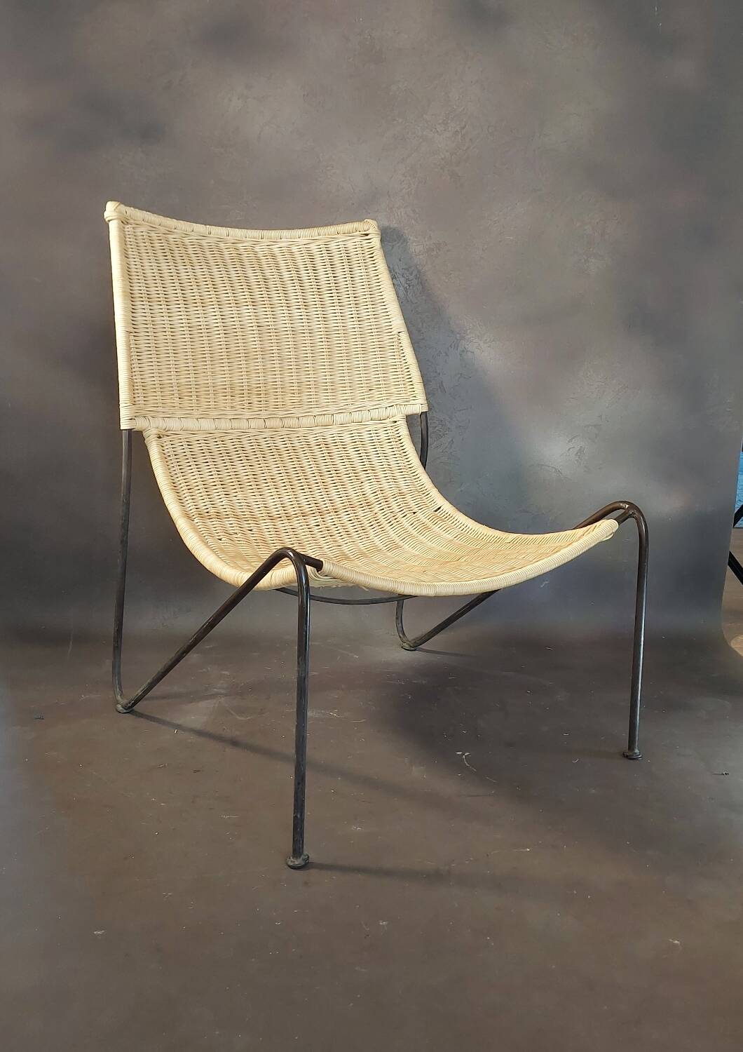Wicker lounge chair