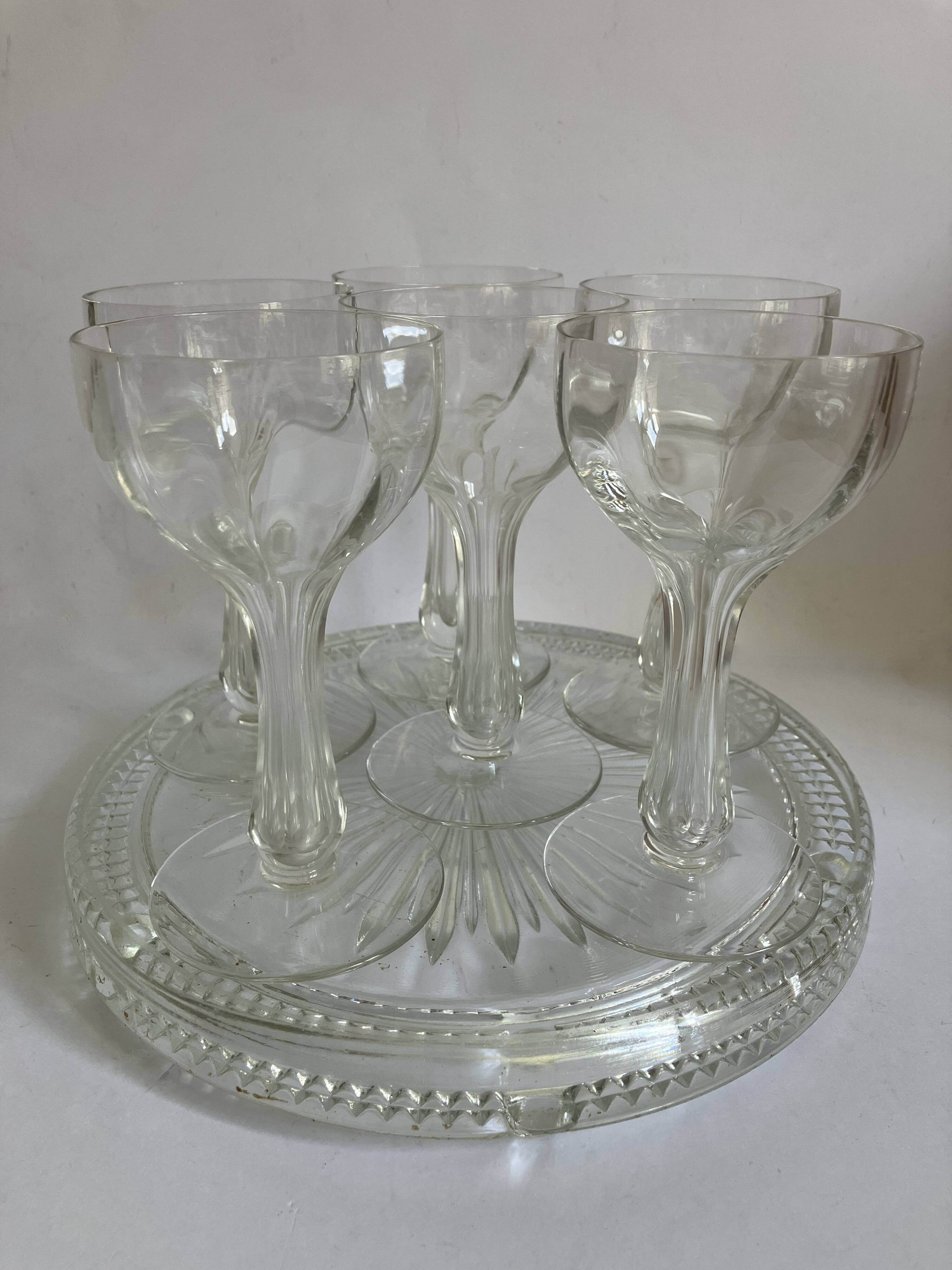 6 hollow-stemmed champagne glasses