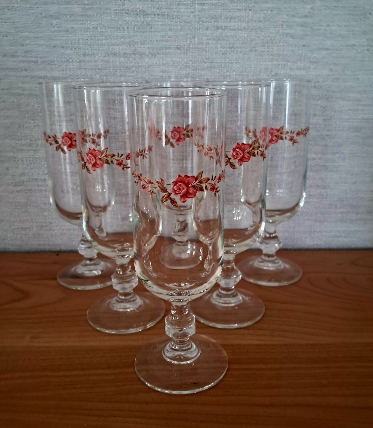 6 Luminarc champagne flutes from the 1970s.