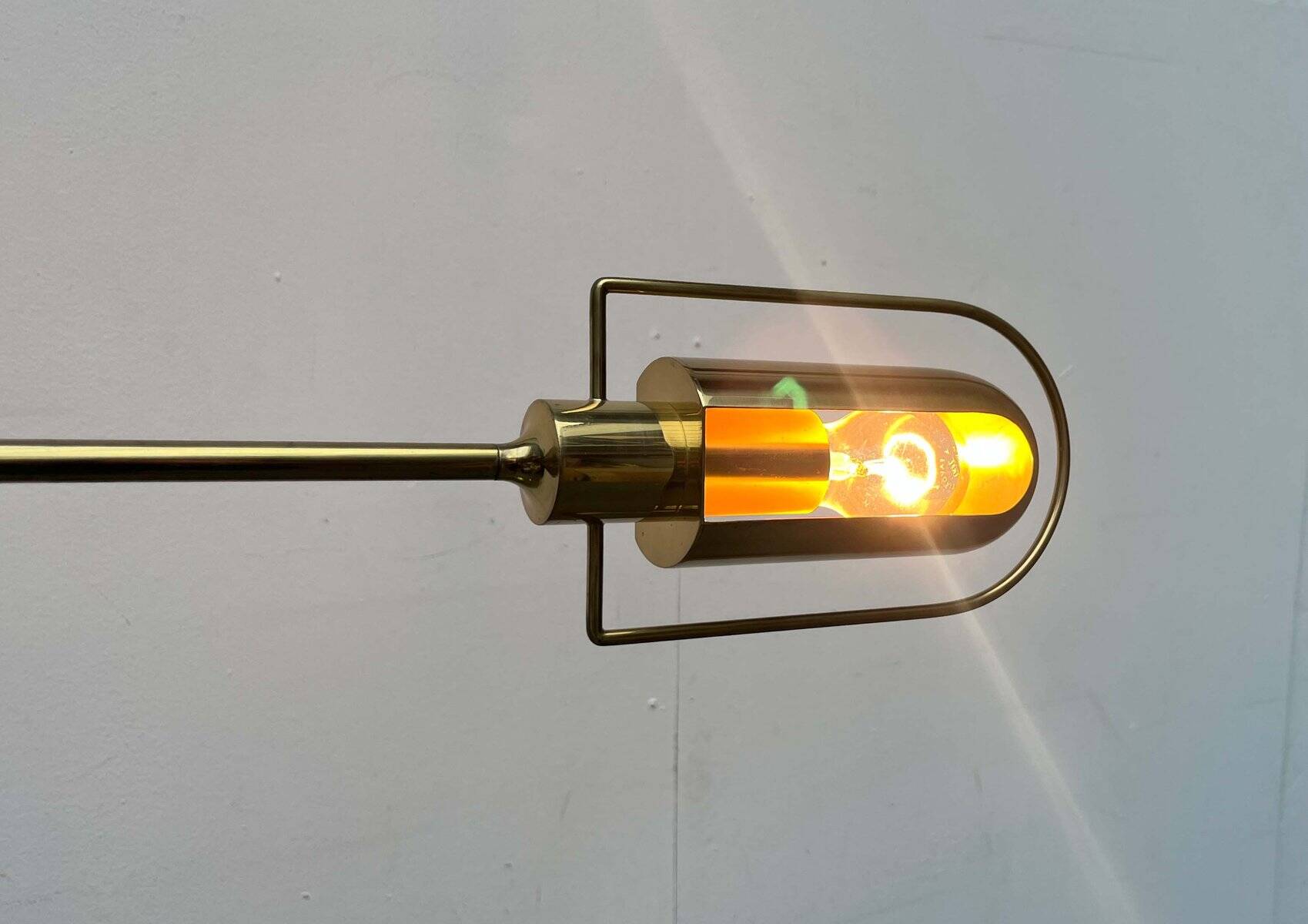 Vintage Hollywood Regency brass floor lamp by designer Florian Schulz, 1970s.