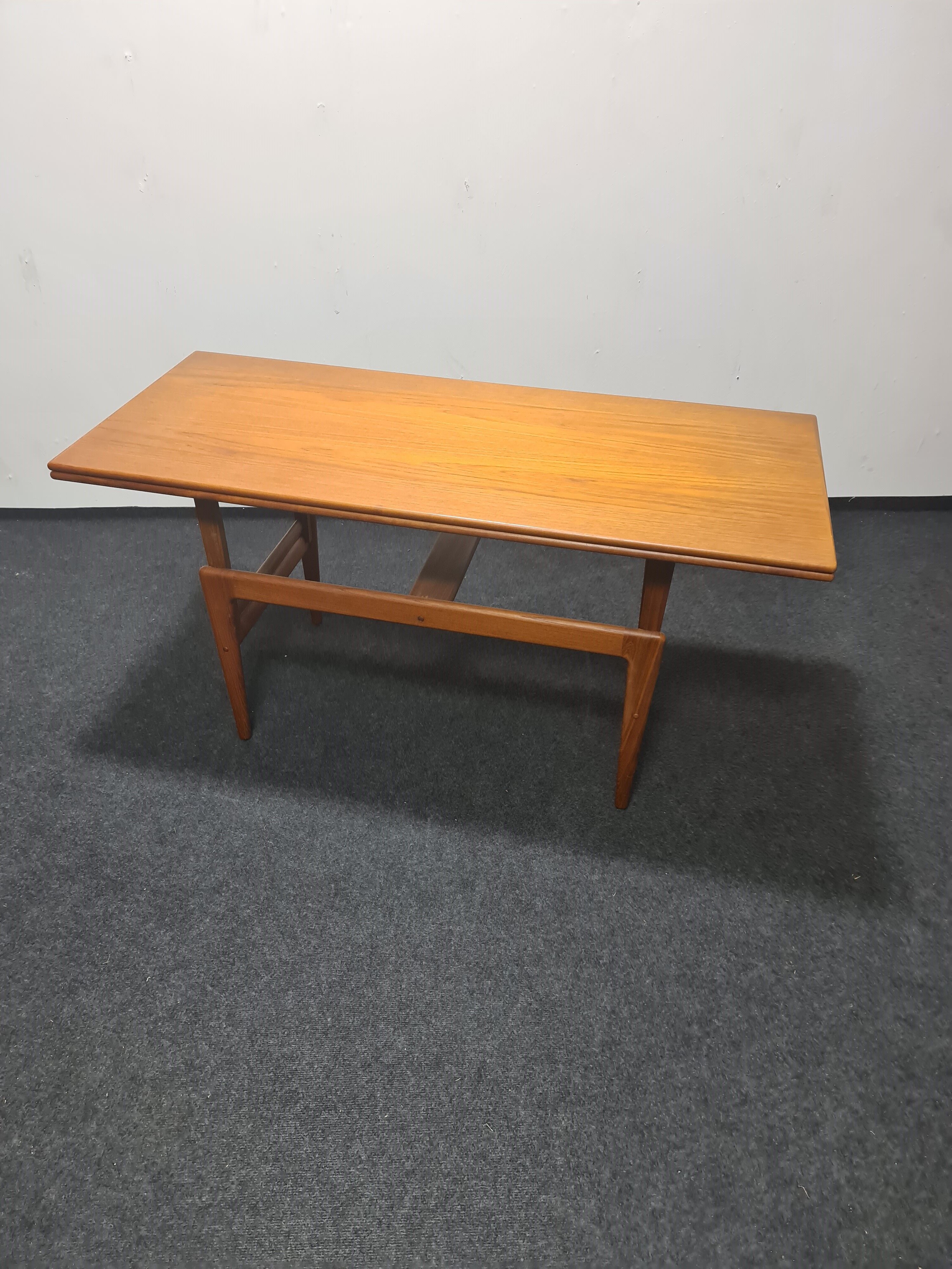 Danish adjustable teak coffee table, Kai Kristiansen