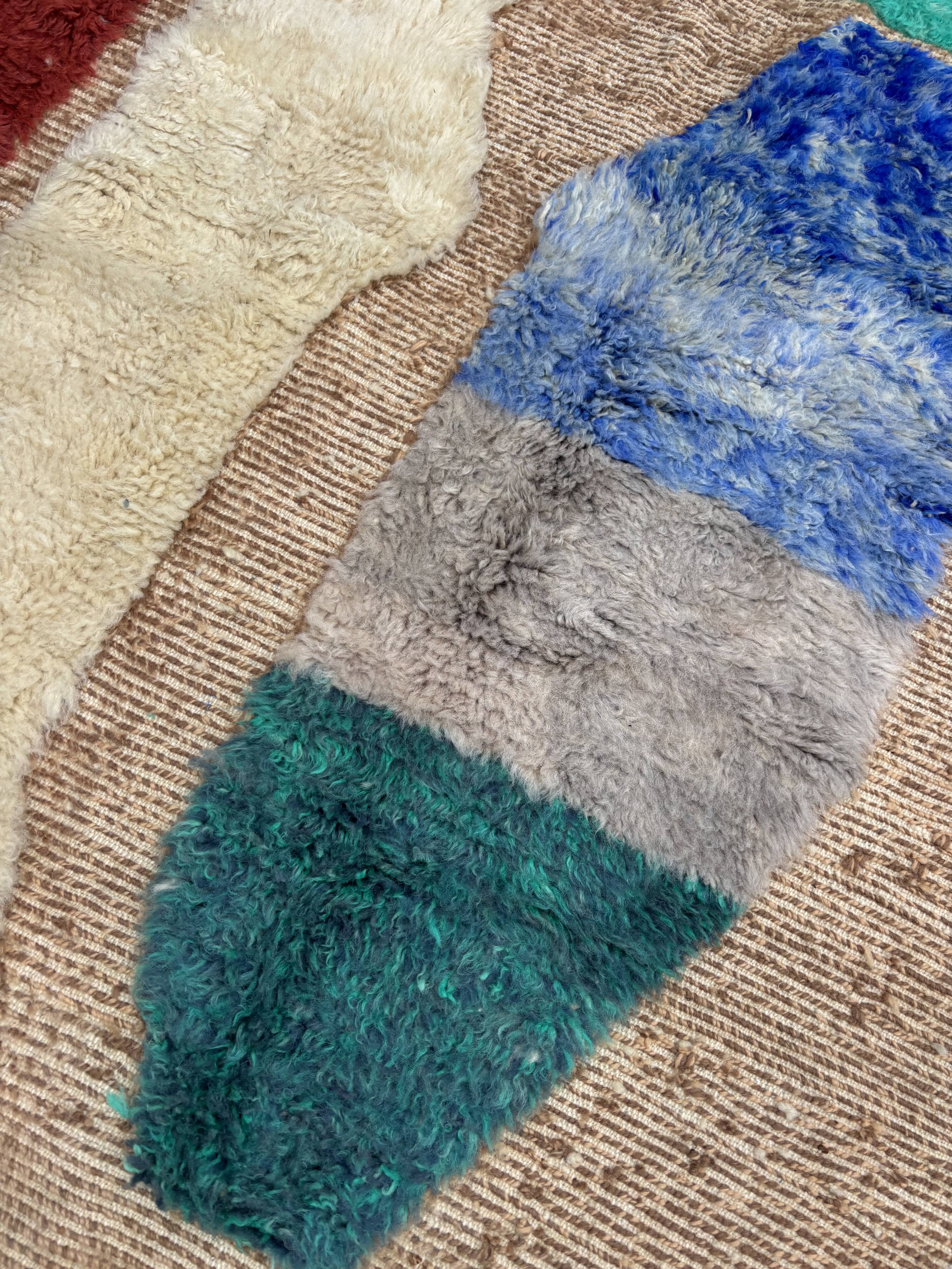 Grand tapis berbère Mrirt fait main — laine — 225 × 300 cm