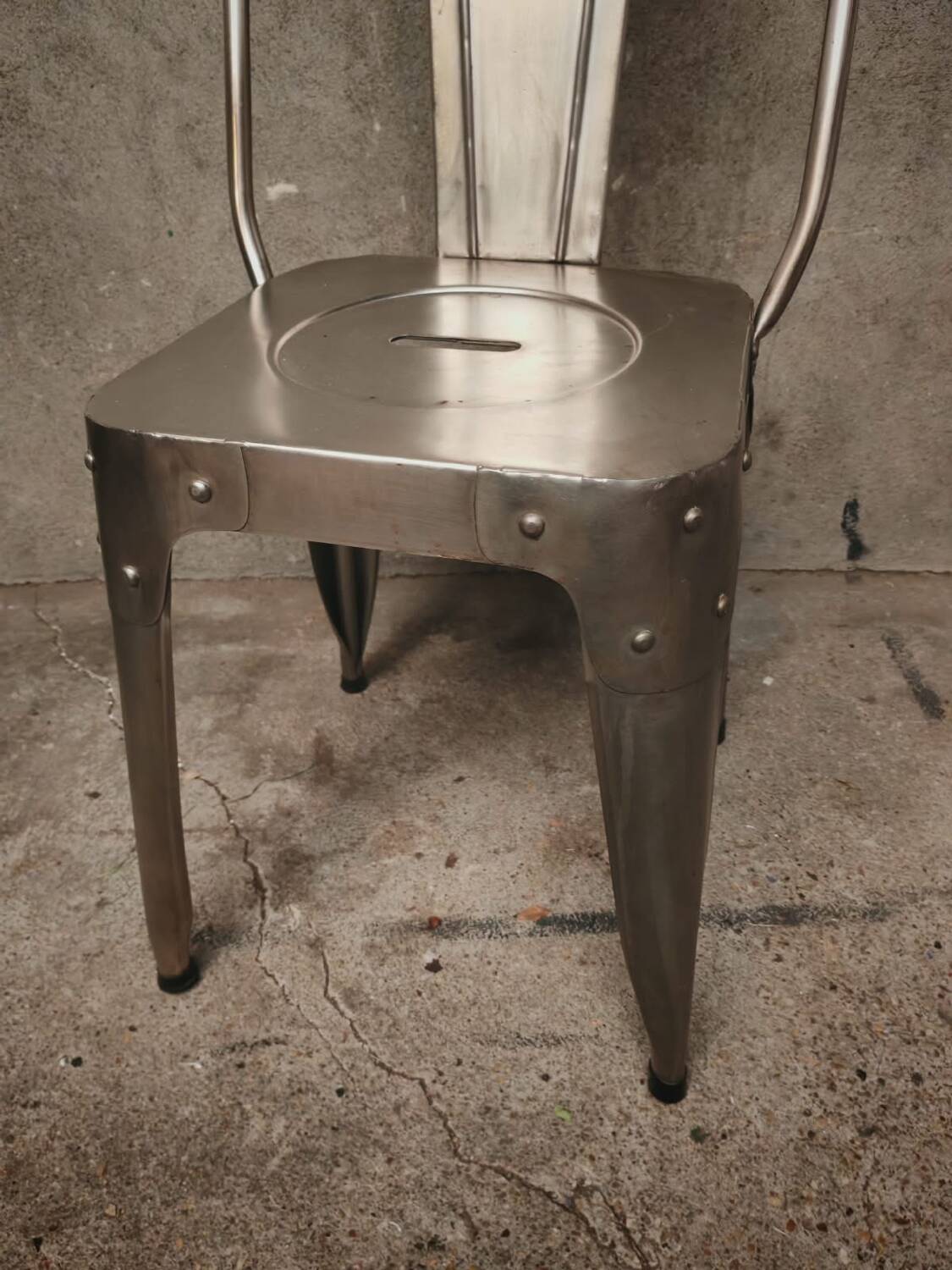 Paire de chaises industrielles métalliques