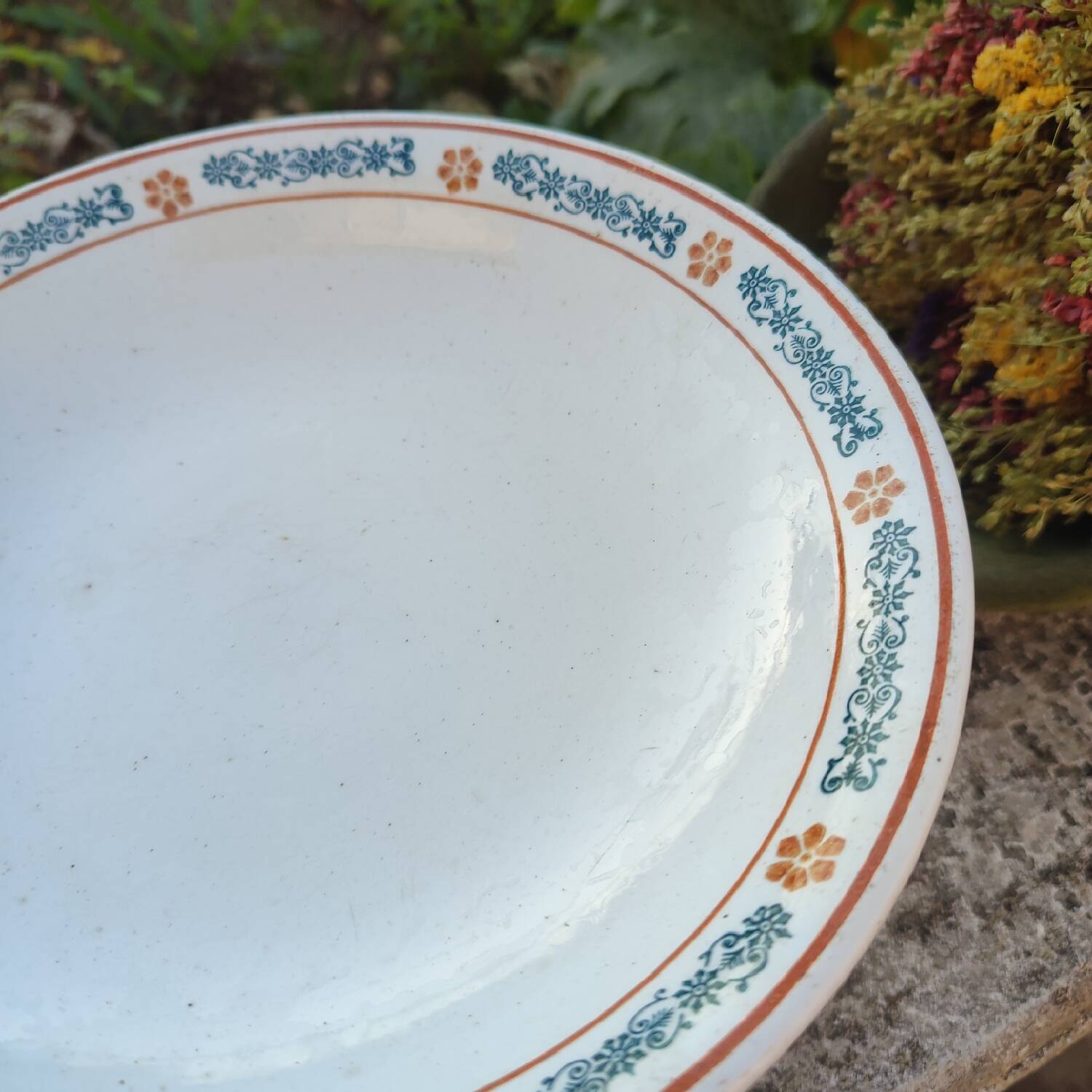 Saint-Amand fruit bowl on foot, new ceramic factories of the North, Molière model