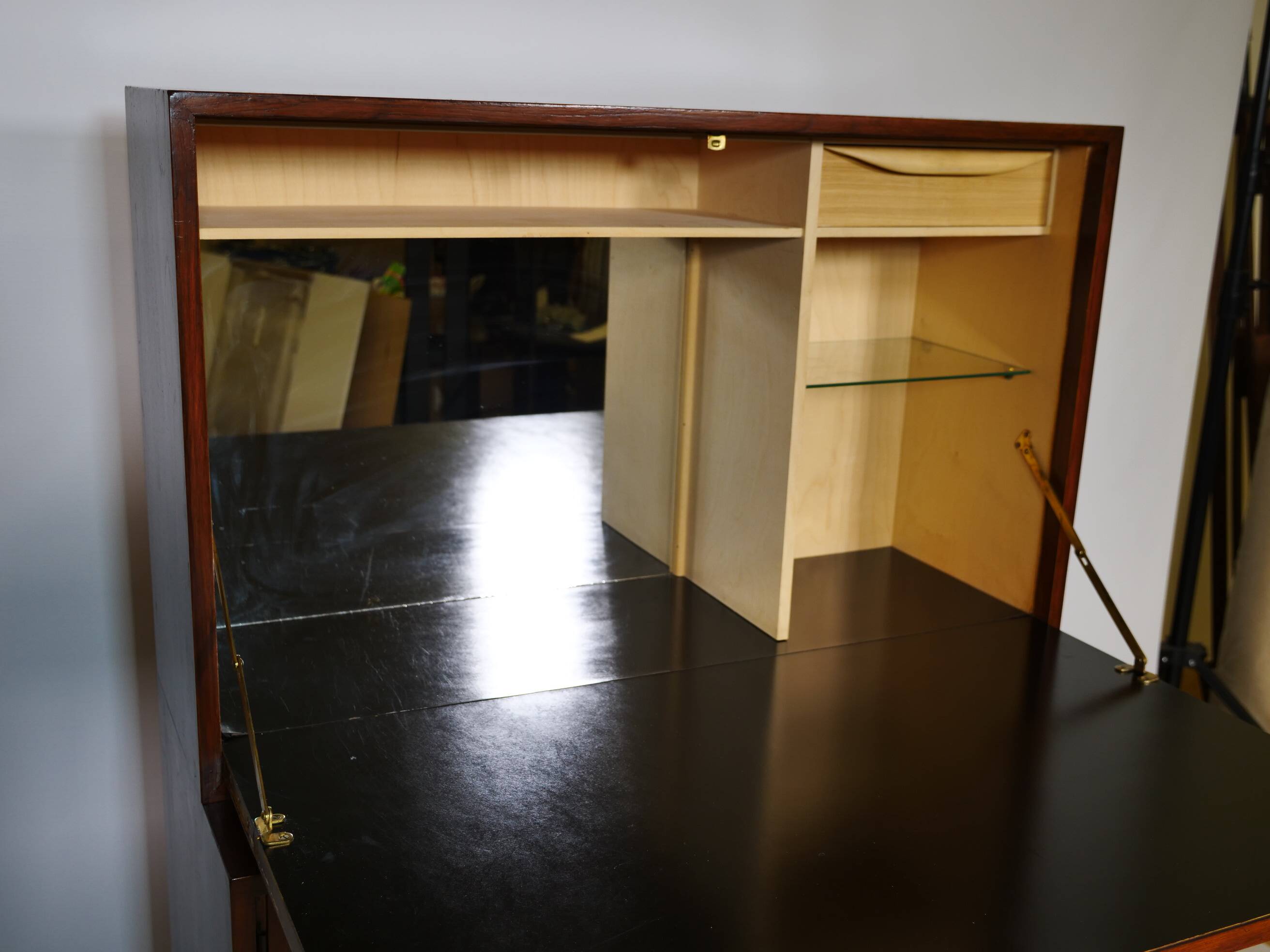 Cabinet de bar des années 60 en teck.