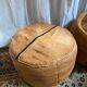 Duo de poufs en cuir